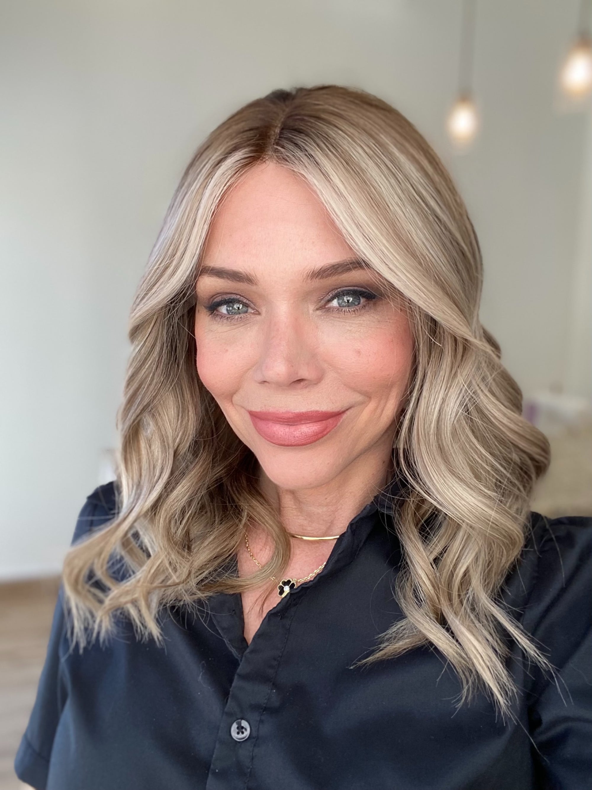 # 8577 GARDEAUX DELUXE LACE TOP WIG (MEDIUM CAP)