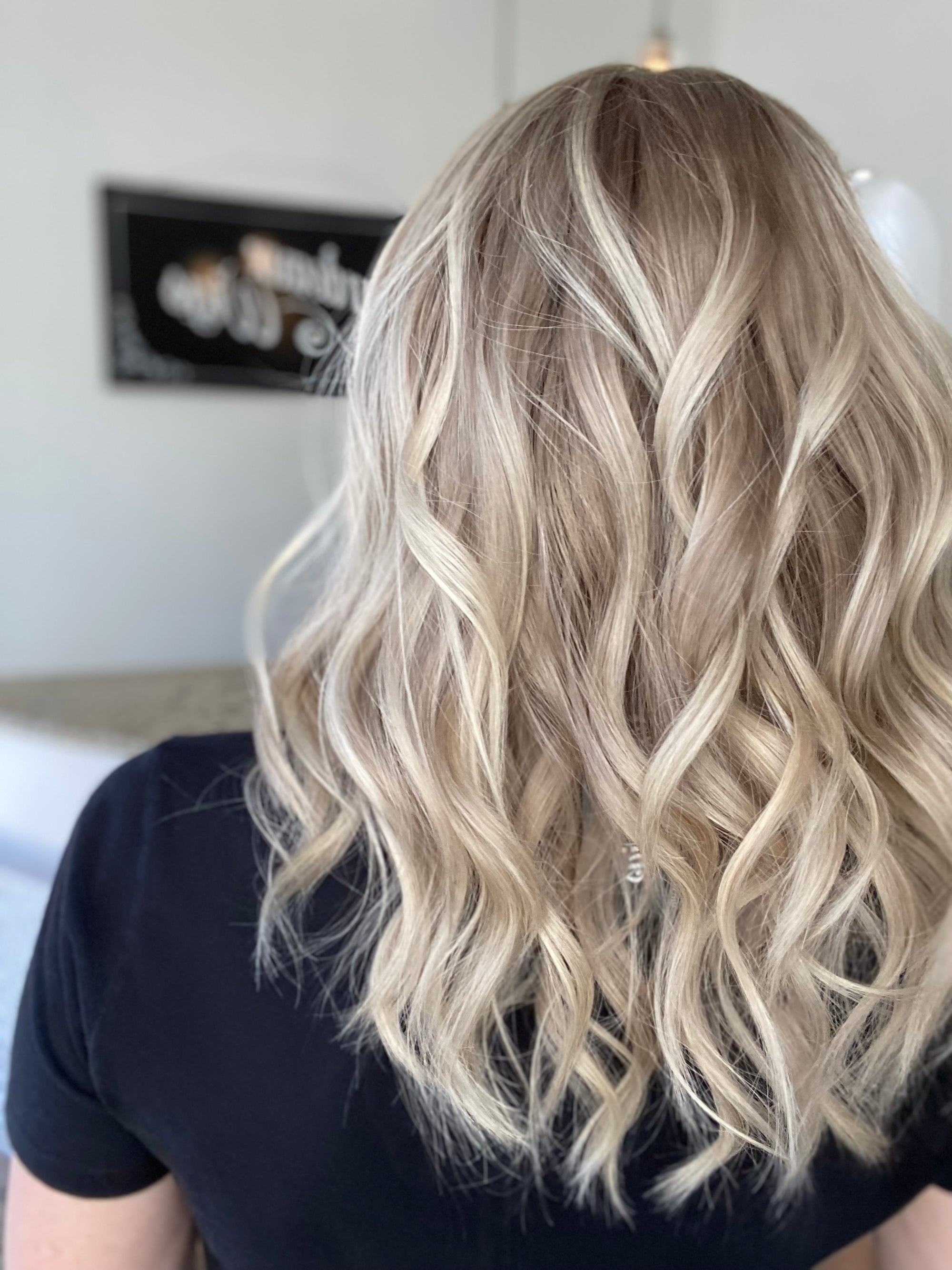 # 8573 GARDEAUX DELUXE HAND TIED MONO TOP WIG (MEDIUM CAP)