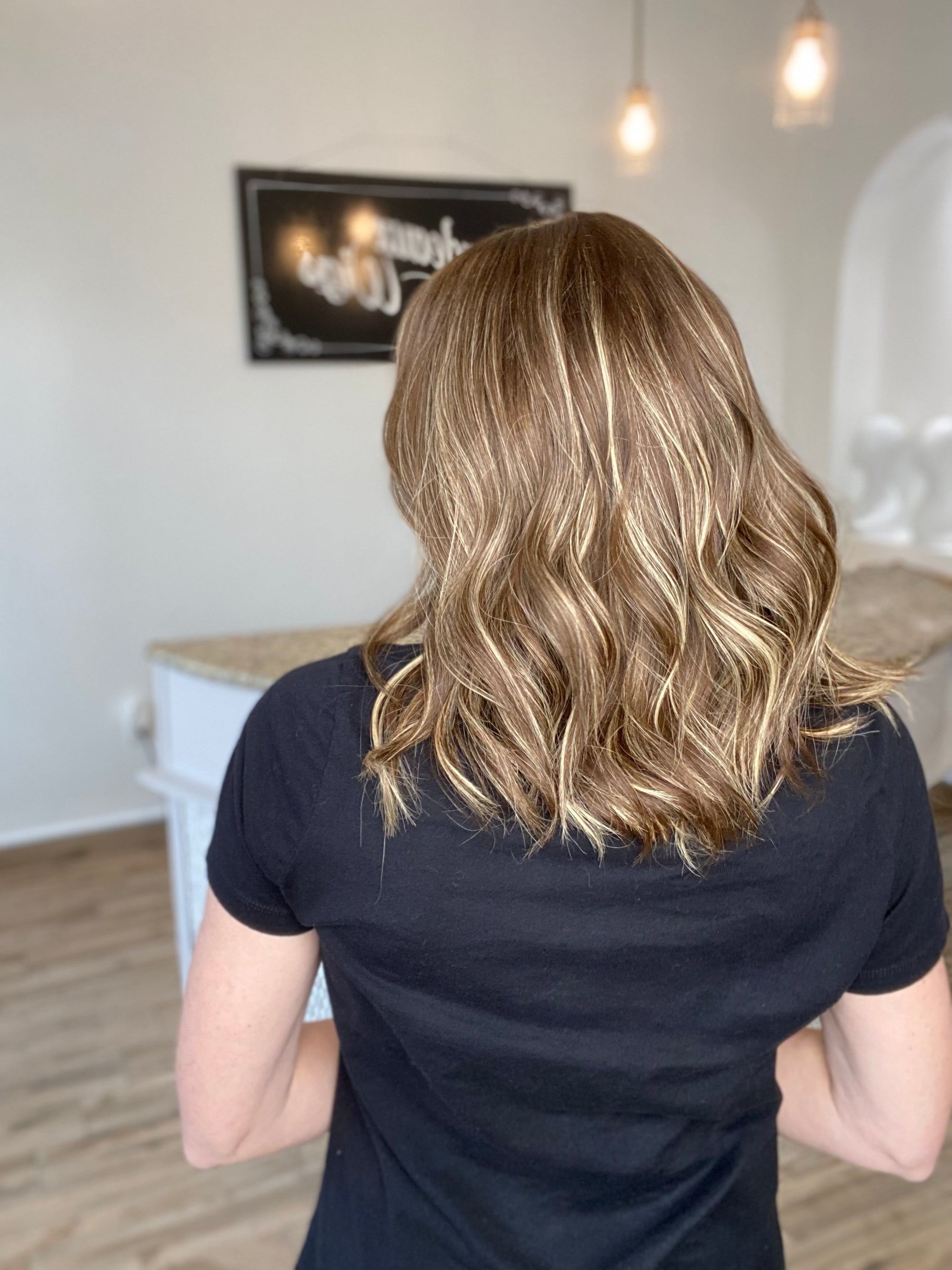 STOCK# BL606B GARDEAUX DELUXE LACE TOP WIG (MEDIUM CAP)