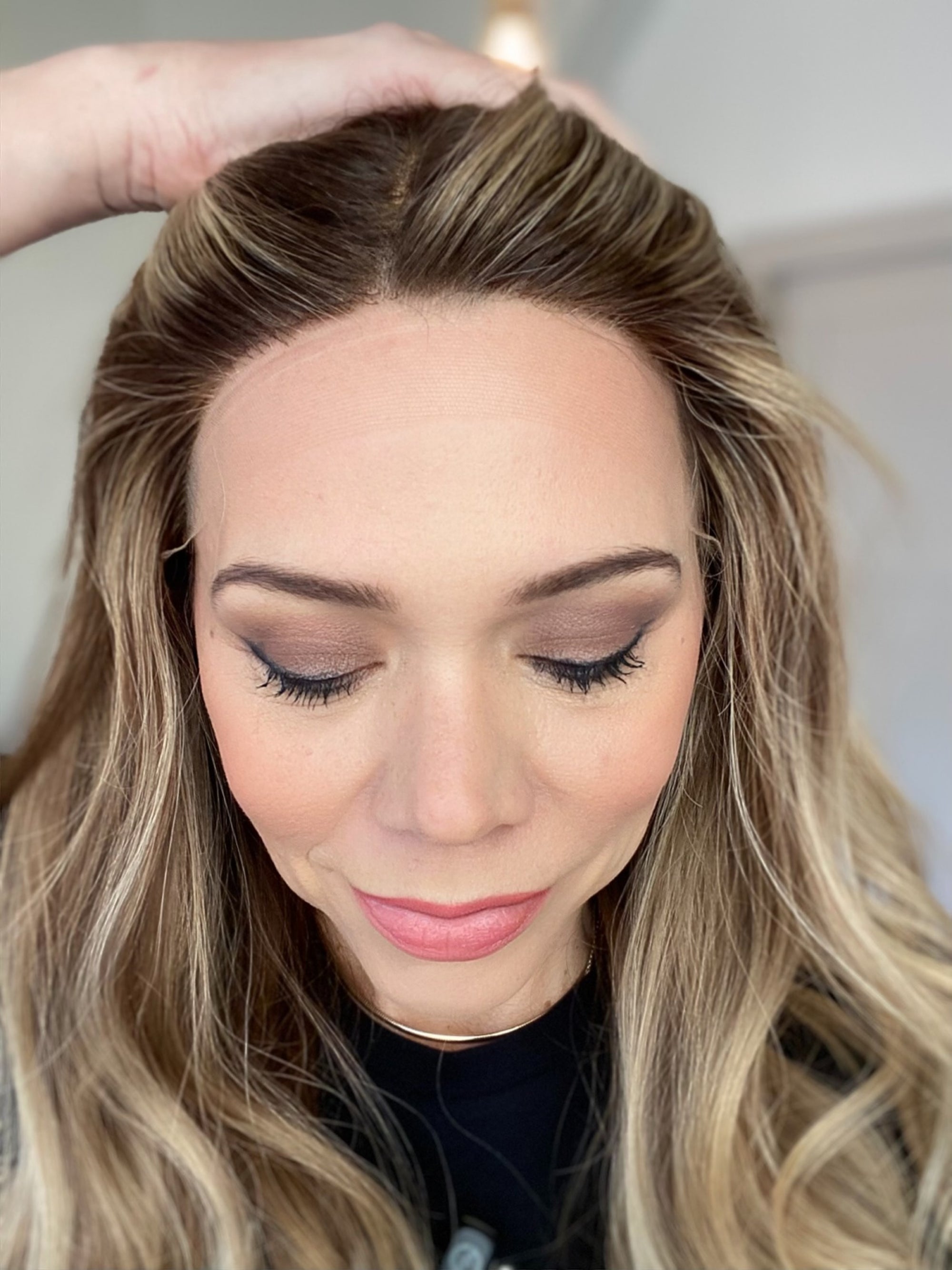 #G-8642 GARDEAUX DELUXE HAND TIED MONO TOP W/ LACE FRONT WIG (MEDIUM CAP)