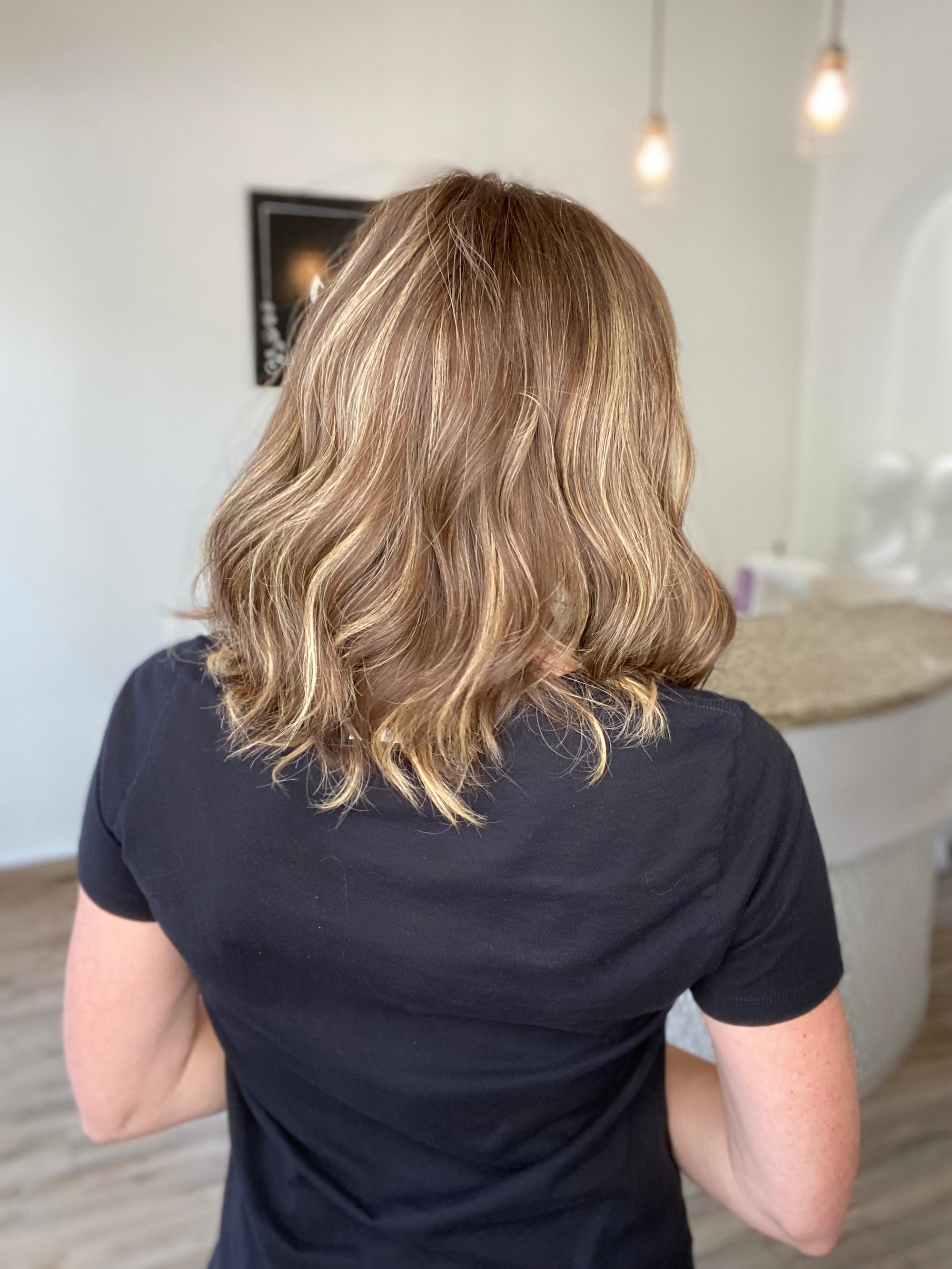 STOCK # BL602B.8  GARDEAUX DELUXE LACE TOP WIG (MEDIUM CAP)