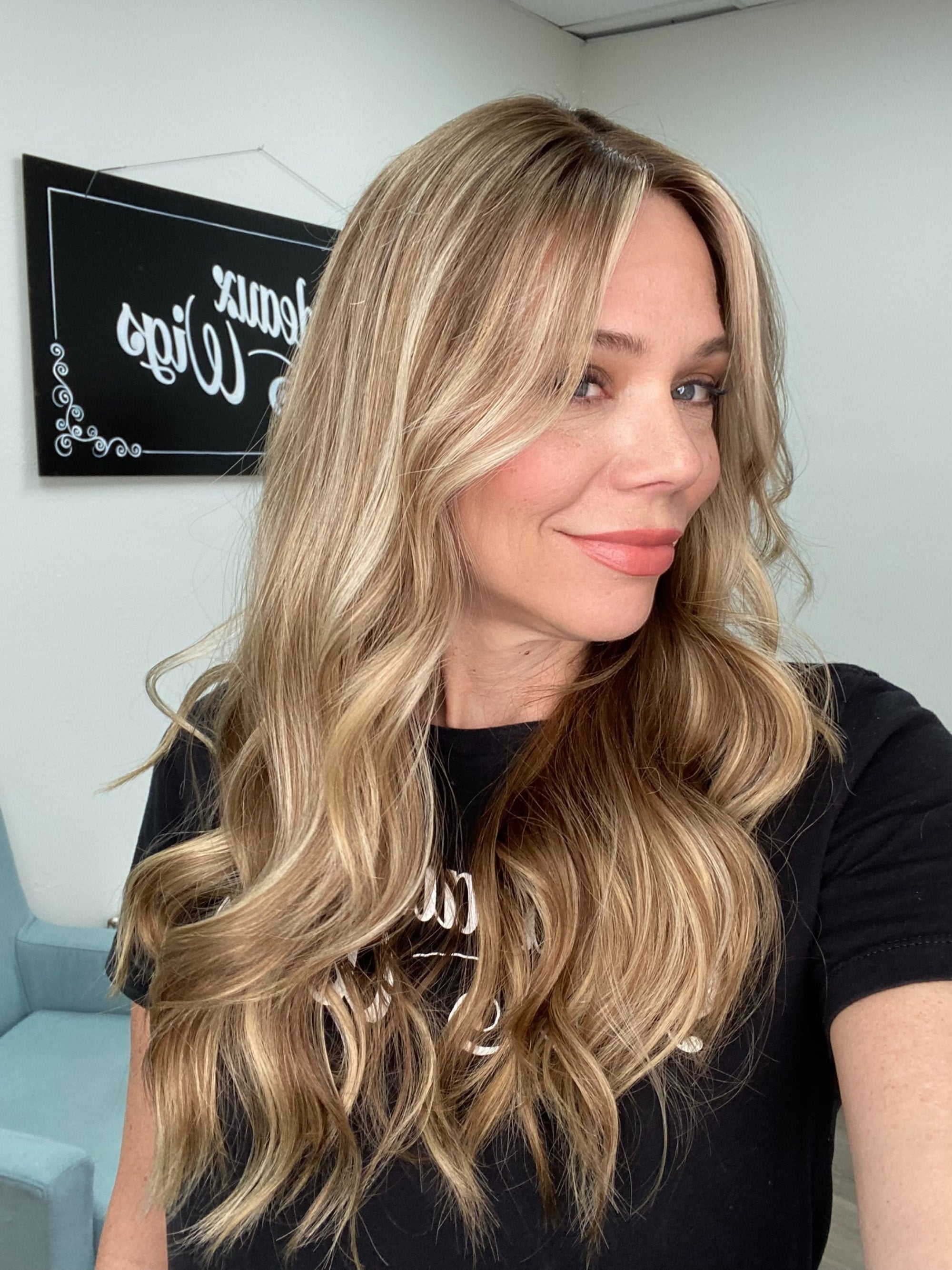 # 8697 GARDEAUX DELUXE LACE TOP WIG (MEDIUM CAP)