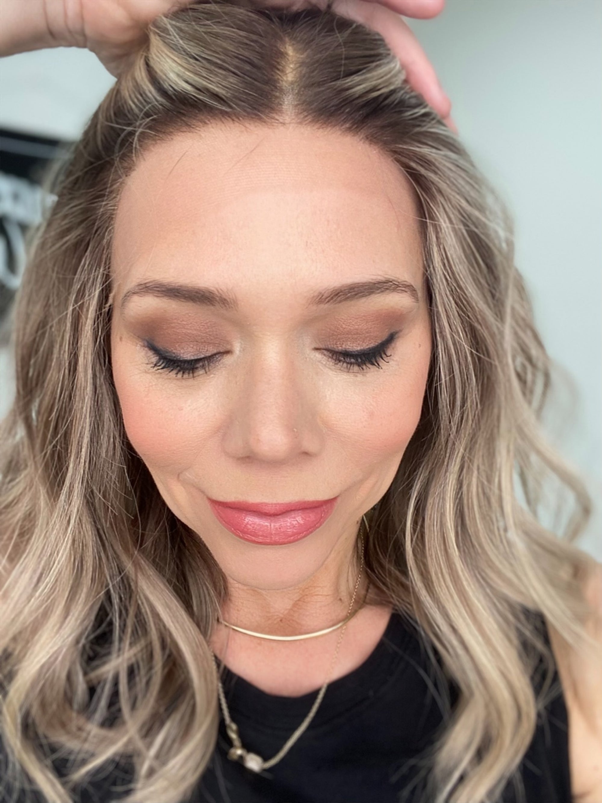 # 8668 GARDEAUX DELUXE LACE TOP WIG (MEDIUM CAP)