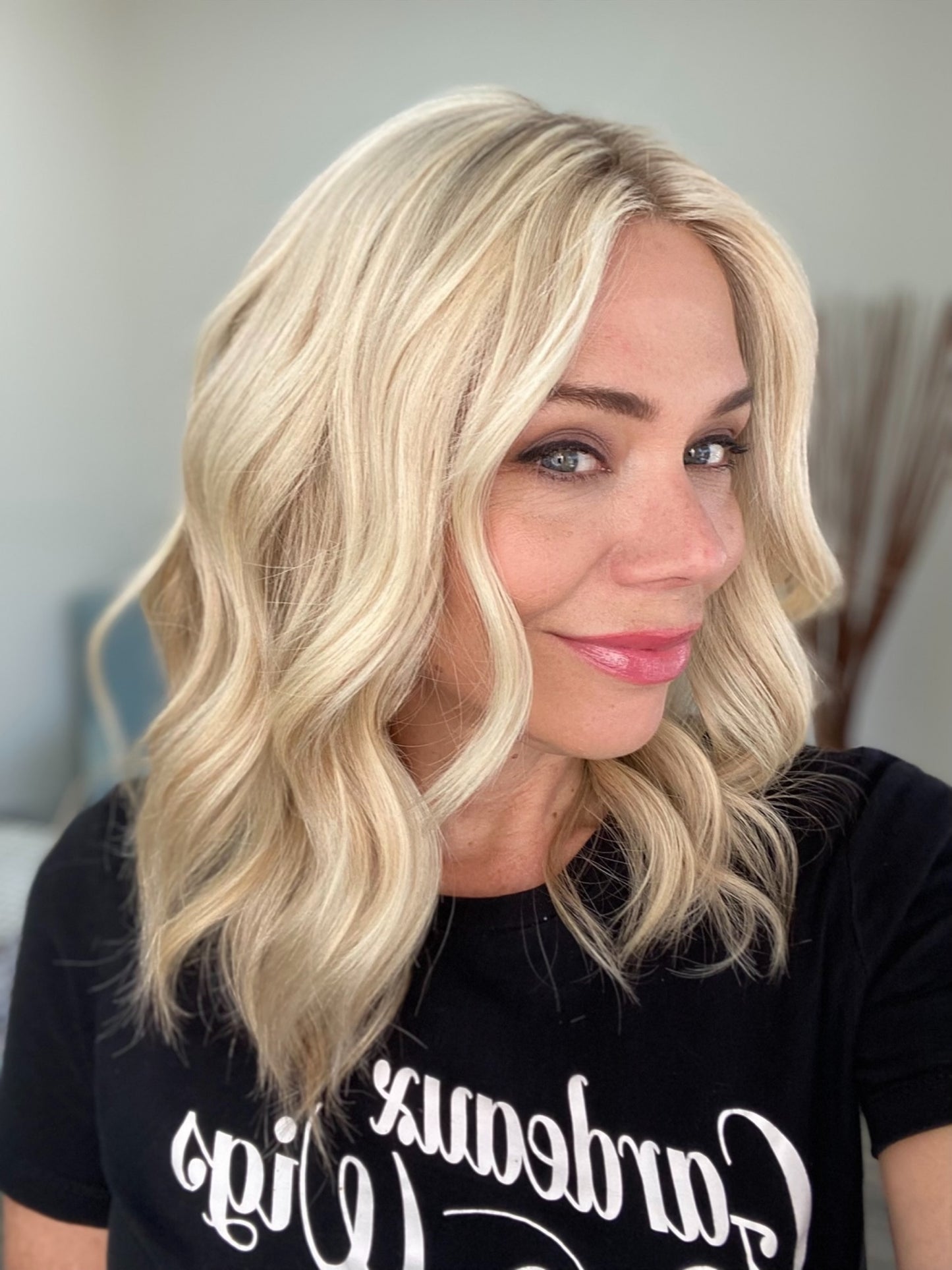 # 8733 GARDEAUX DELUXE HAND TIED MONO TOP WIG (MEDIUM CAP)