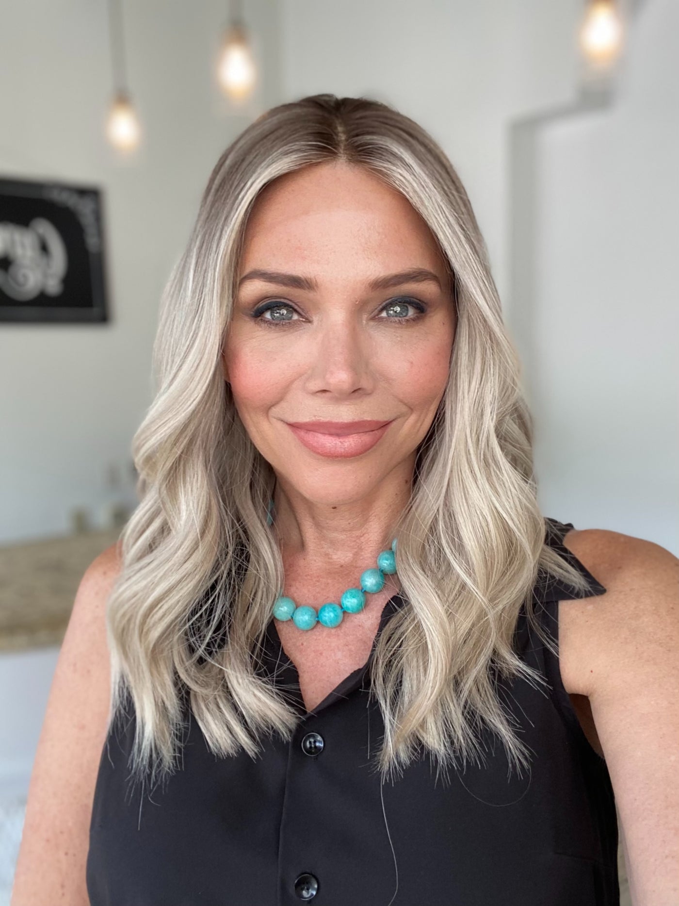 # 8425 GARDEAUX DELUXE LACE TOP WIG (MEDIUM CAP)