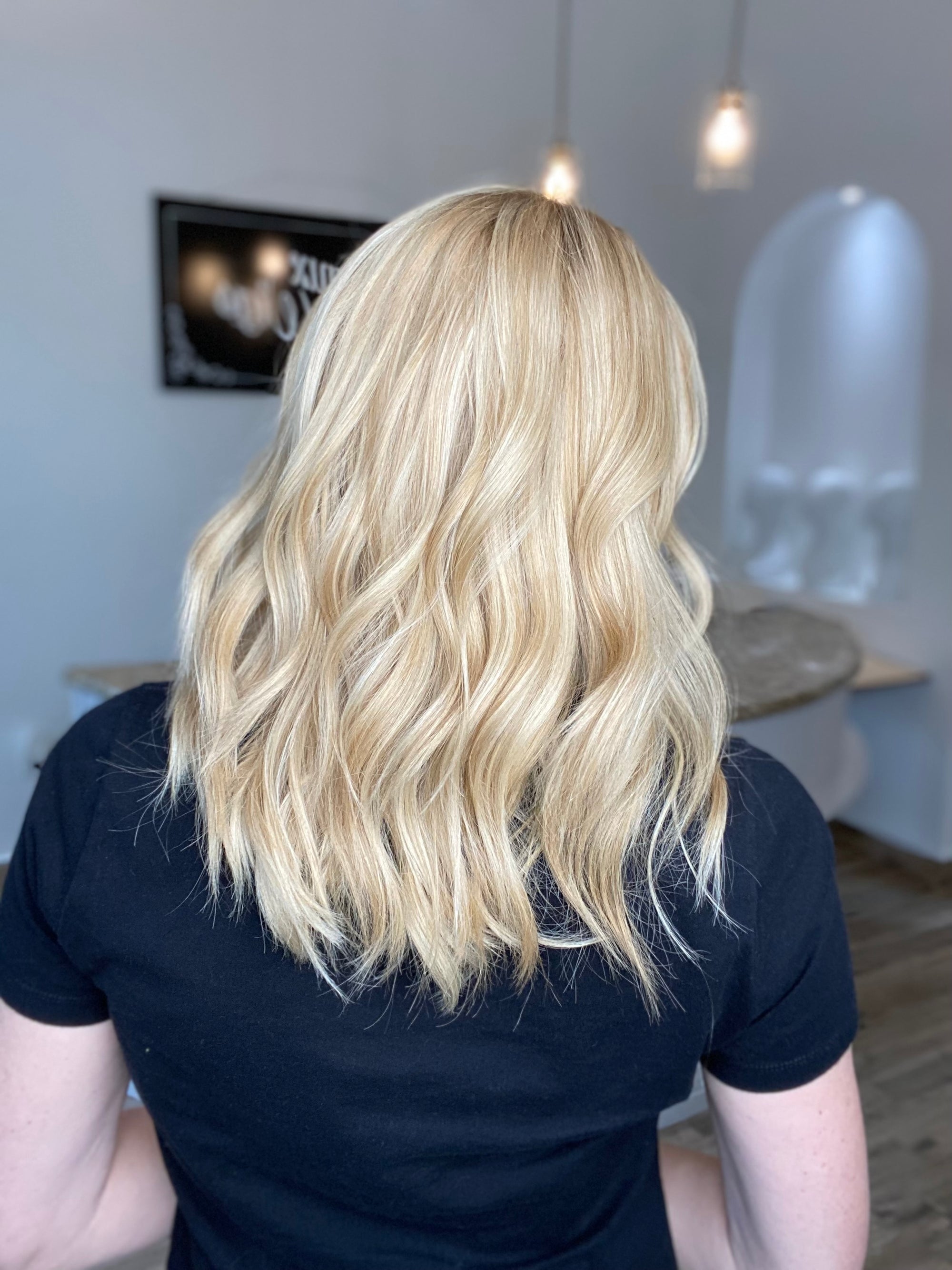 STOCK# JL301.10  GARDEAUX DELUXE LACE TOP WIG (MEDIUM CAP)