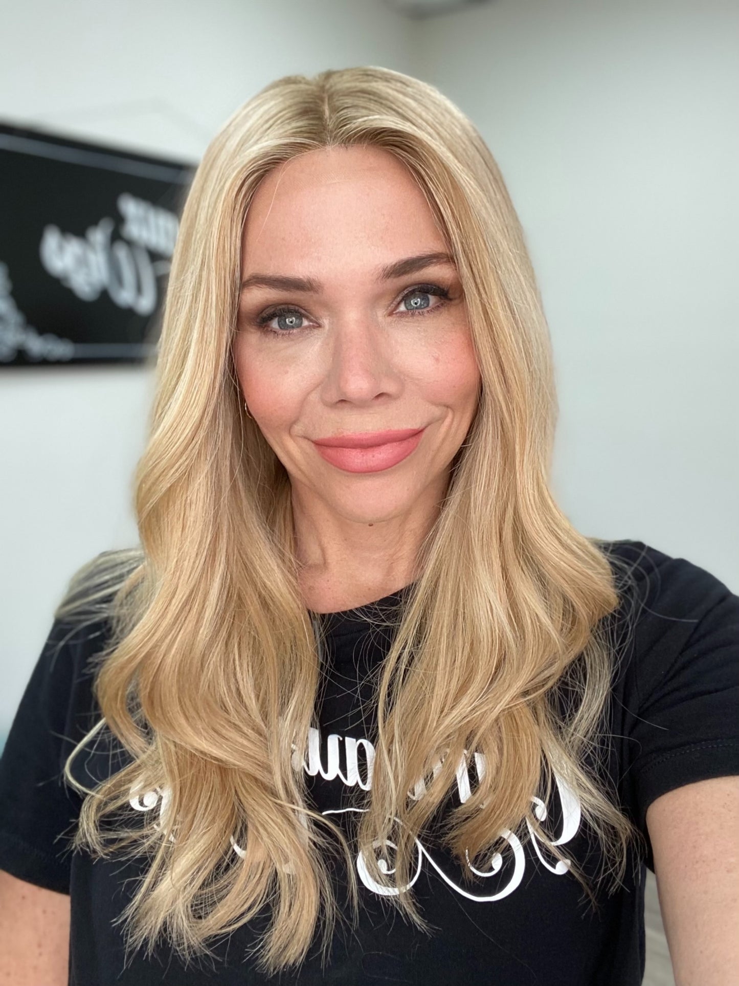 STOCK # JL2-329.14  GARDEAUX DELUXE HAND TIED SILICONE LINED WIG (SMALL CAP)