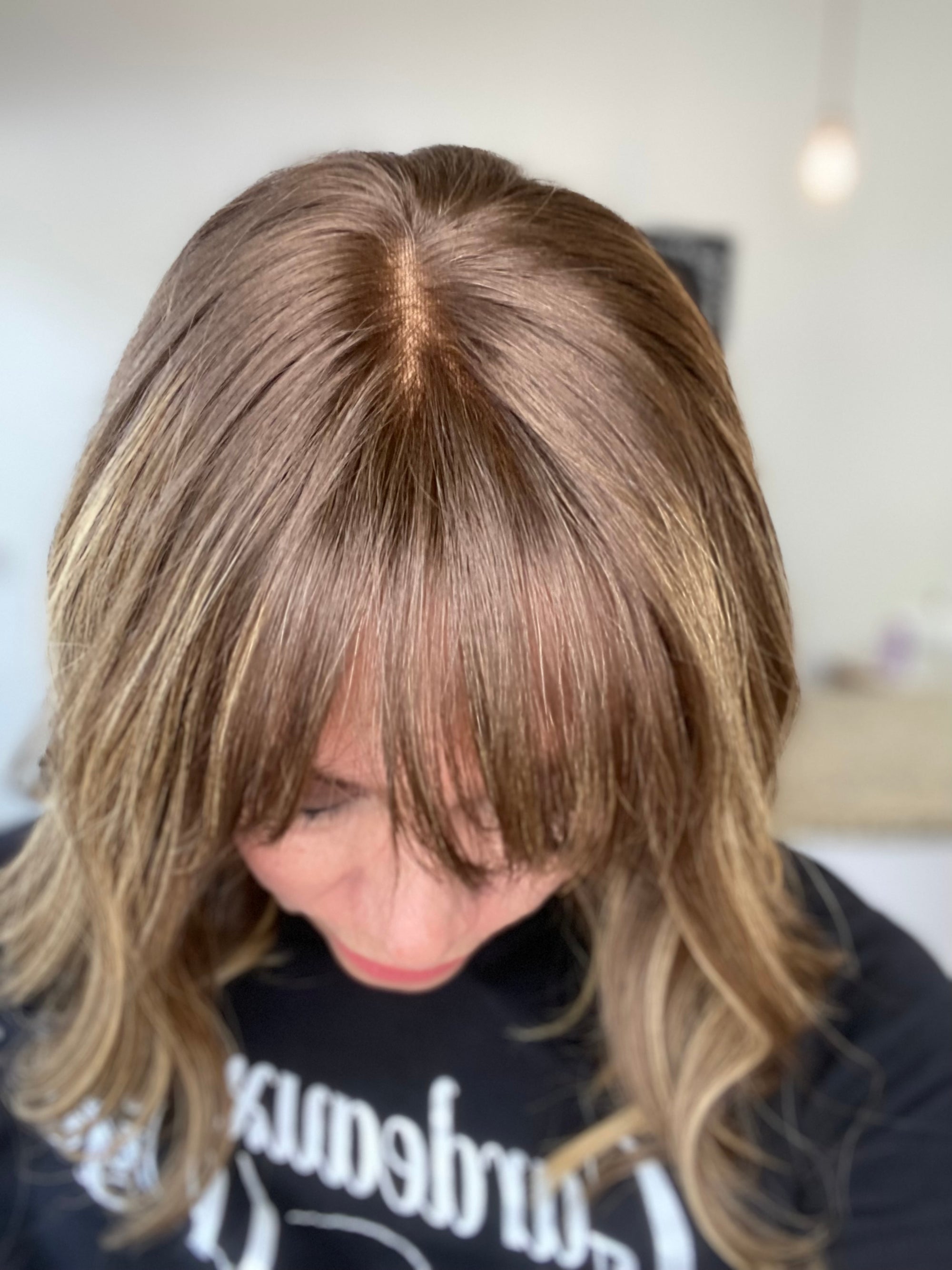 STOCK # BL602B.8  GARDEAUX DELUXE LACE TOP WIG (MEDIUM CAP)