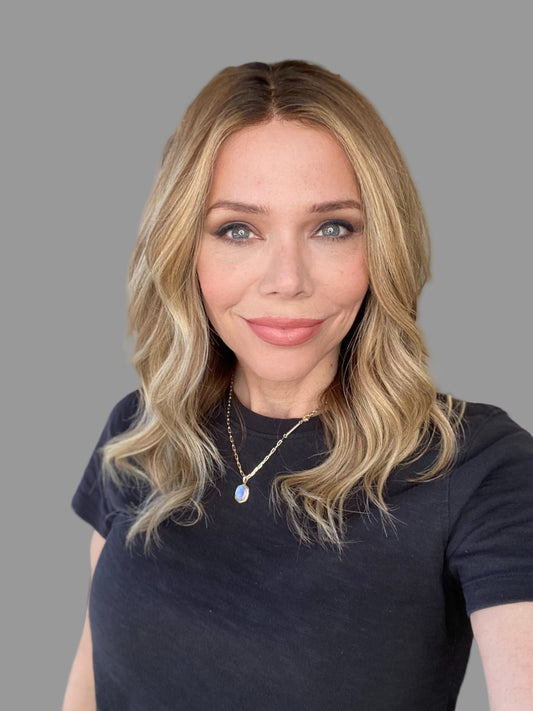 # 8570 GARDEAUX DELUXE HAND TIED MONO TOP WIG (MEDIUM CAP)