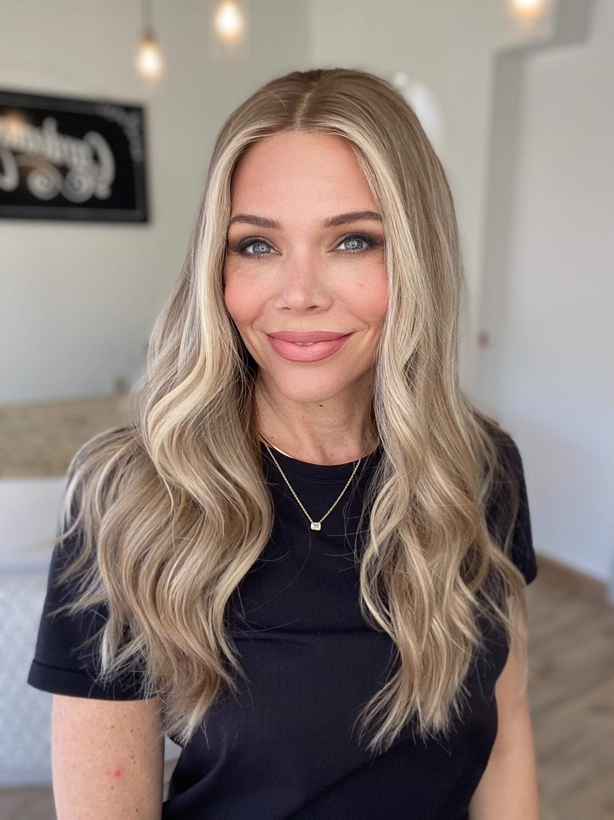 # 8621 GARDEAUX DELUXE LACE TOP WIG (MEDIUM CAP)