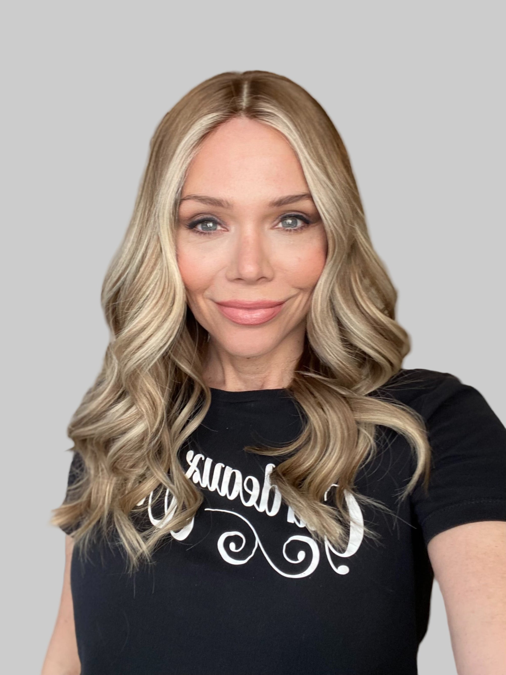 # 8598 GARDEAUX DELUXE HAND TIED CONTOUR CAP WIG (SMALL CAP)