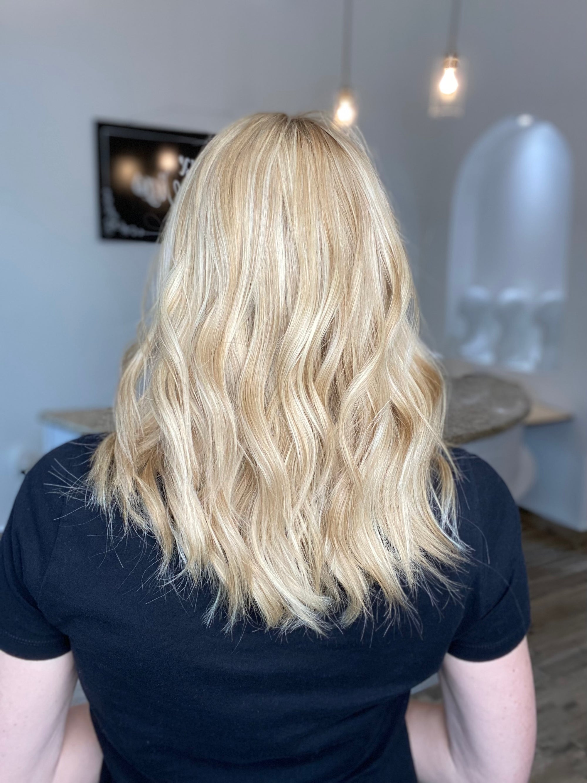 STOCK# JL301.10  GARDEAUX DELUXE LACE TOP WIG (MEDIUM CAP)