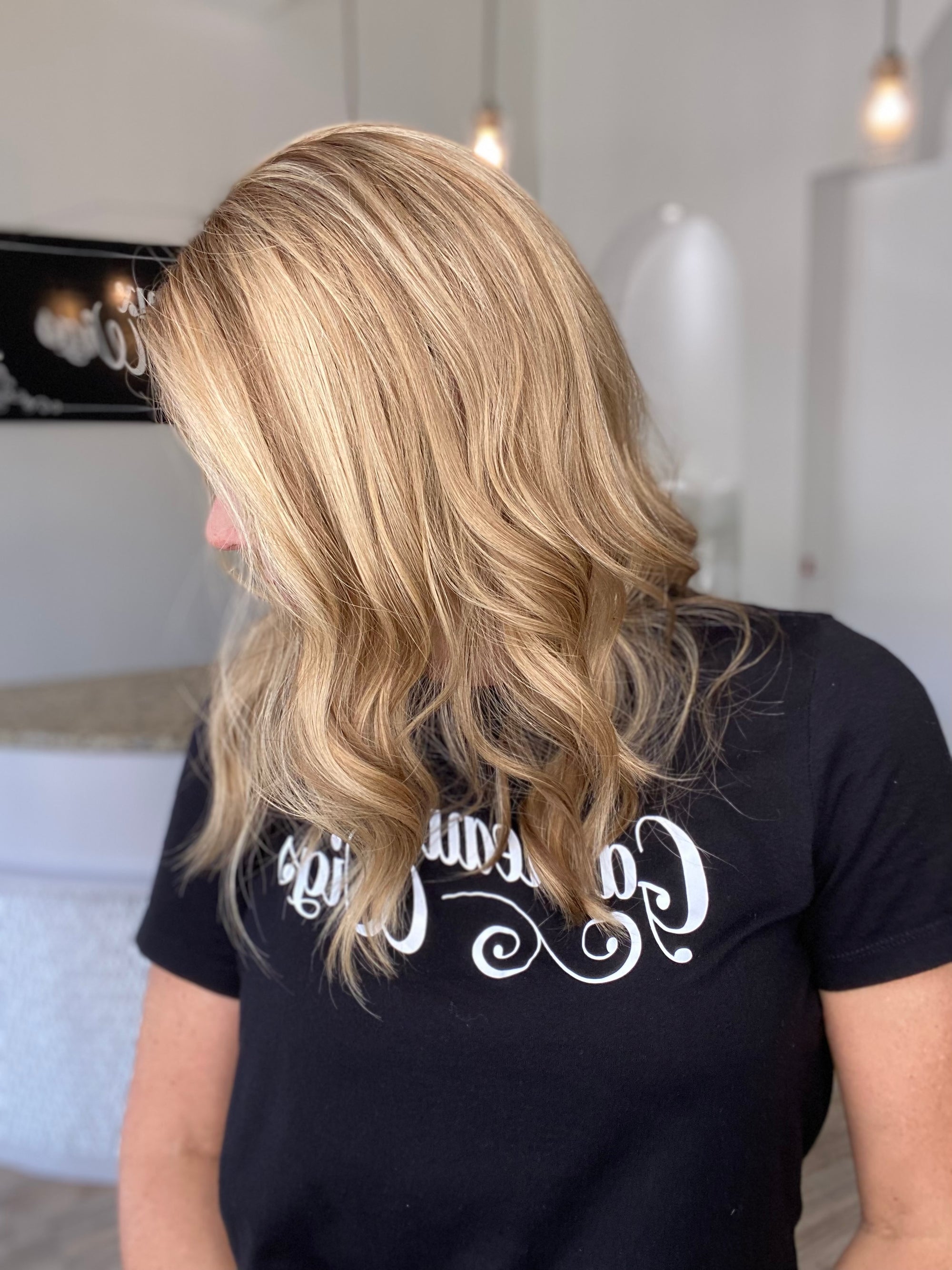 # 7984 GARDEAUX DELUXE HAND TIED SILICONE LINED WIG (MEDIUM CAP)