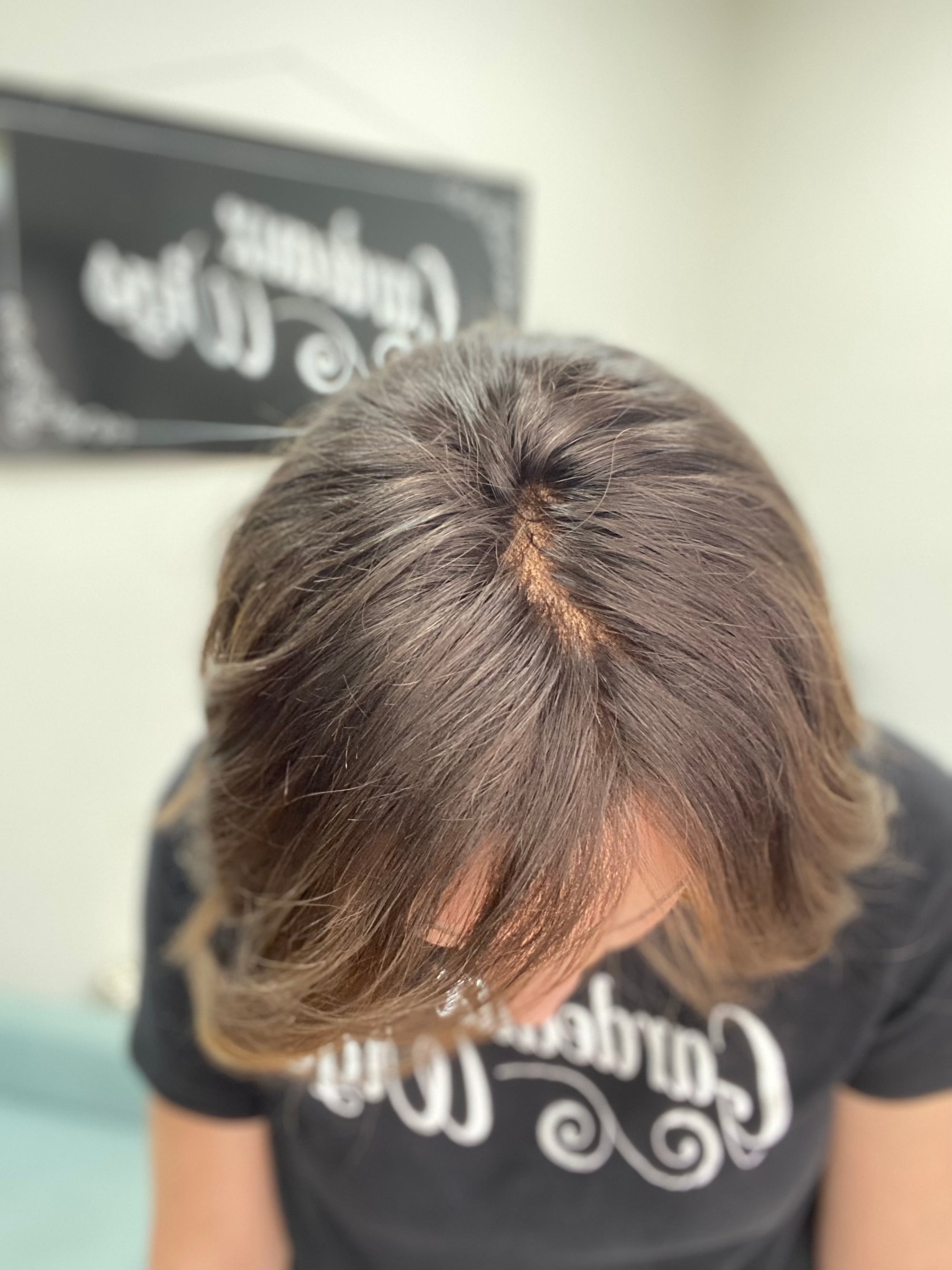 # 8662 GARDEAUX DELUXE HAND TIED MONO TOP WIG (MEDIUM CAP)