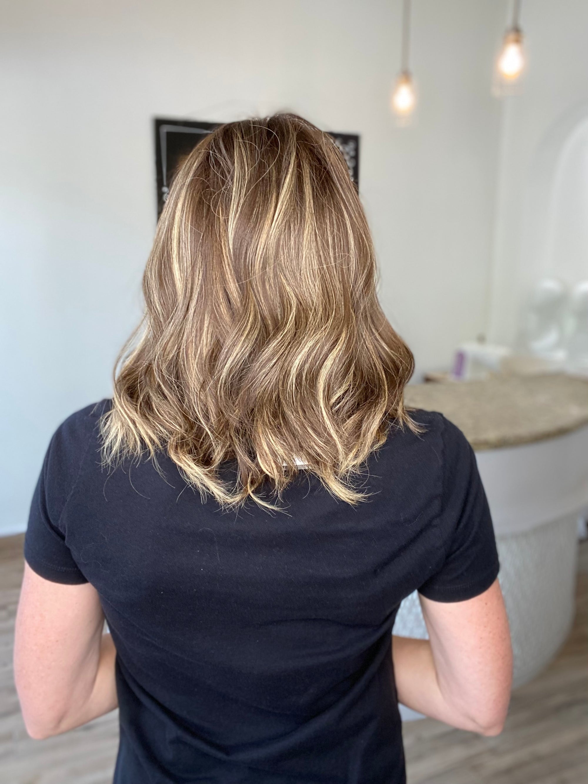 STOCK # BL602B.8  GARDEAUX DELUXE LACE TOP WIG (MEDIUM CAP)