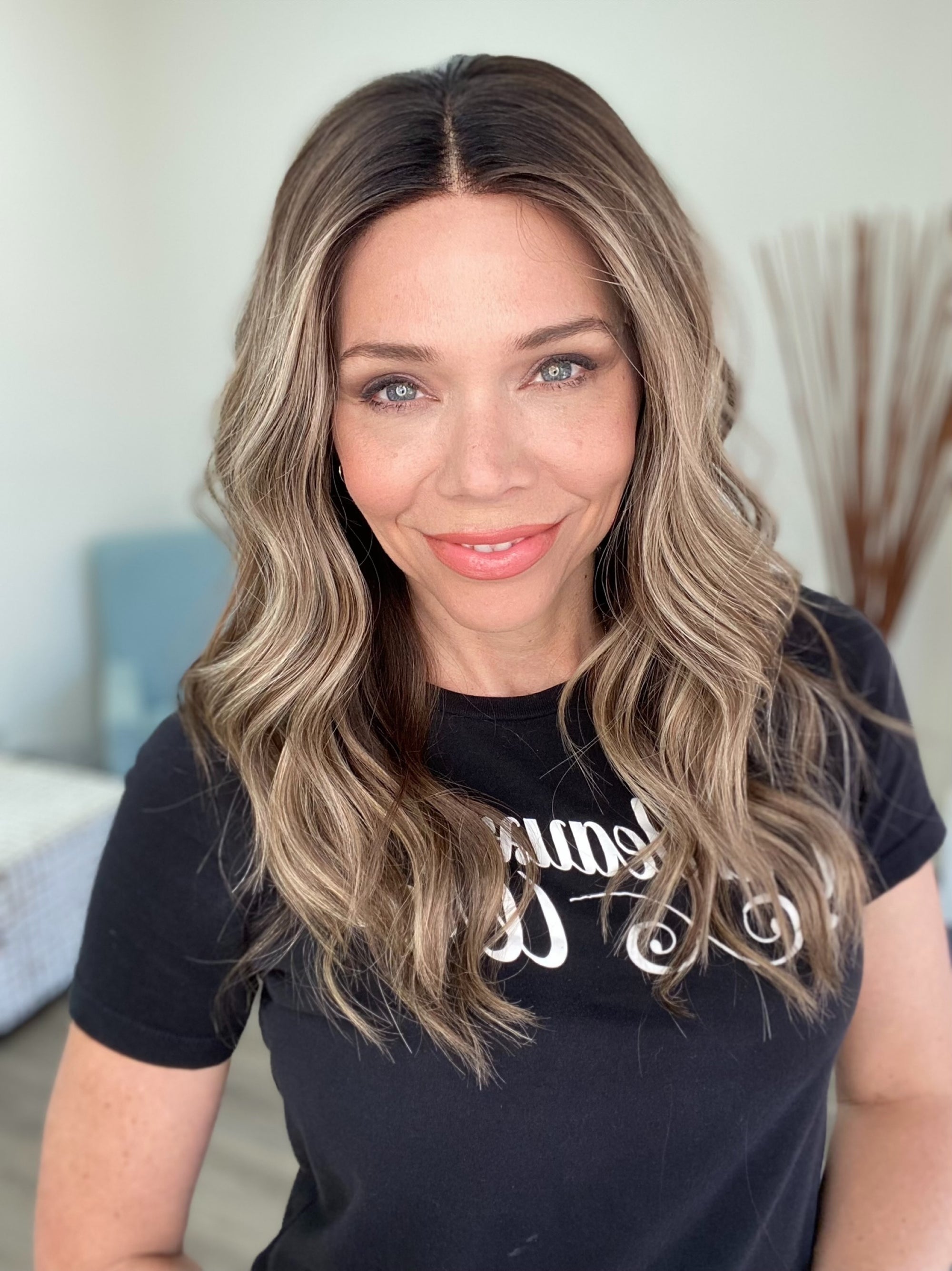 # 8691 GARDEAUX DELUXE HAND TIED DOUBLE MONO TOP WIG (MEDIUM CAP)