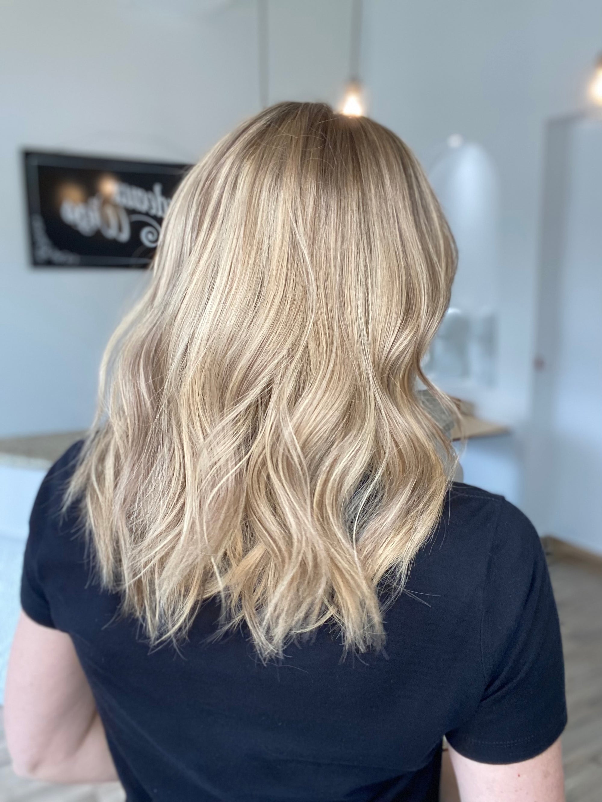 STOCK COLOR #BL604 GARDEAUX DELUXE LACE TOP WIG (MEDIUM CAP)