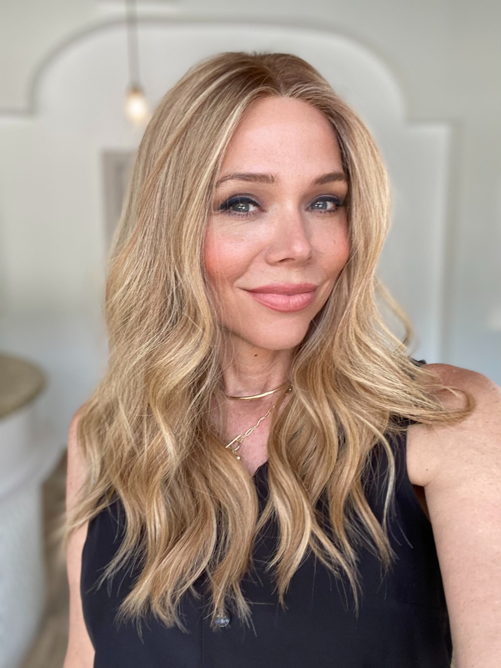 STOCK # JL-357.14 GARDEAUX DELUXE LACE TOP WIG (MEDIUM CAP)