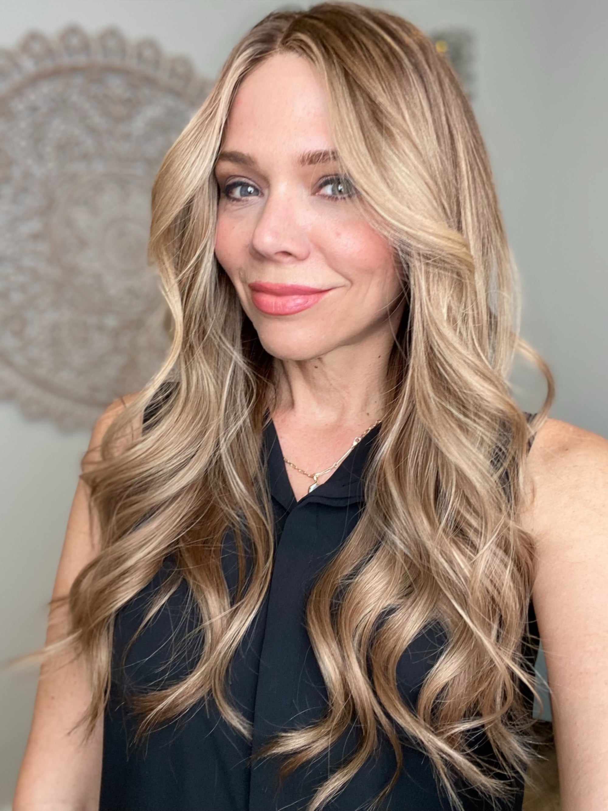 # G-8530 GARDEAUX DELUXE HAND TIED MONO TOP WIG (MEDIUM CAP)