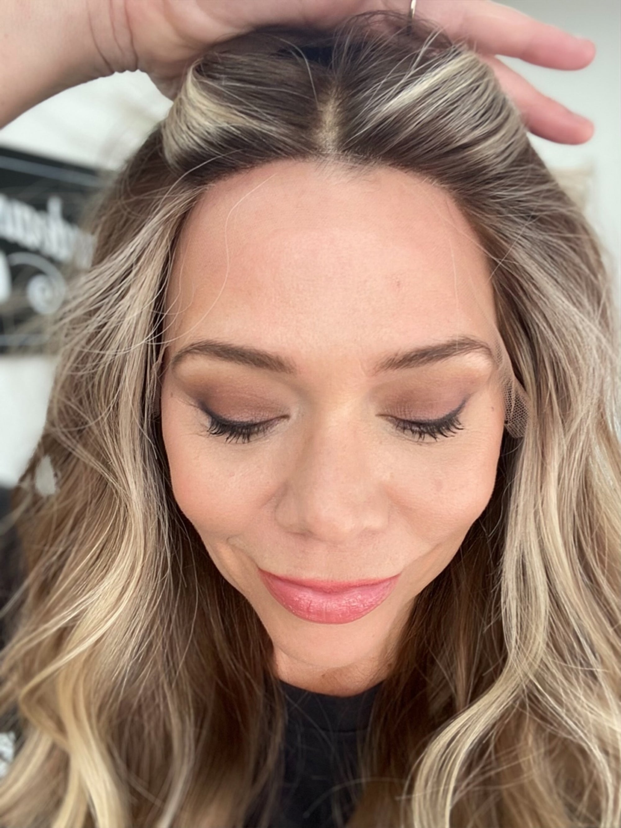 # 8722 GARDEAUX DELUXE HAND TIED MONO TOP WIG (MEDIUM CAP)