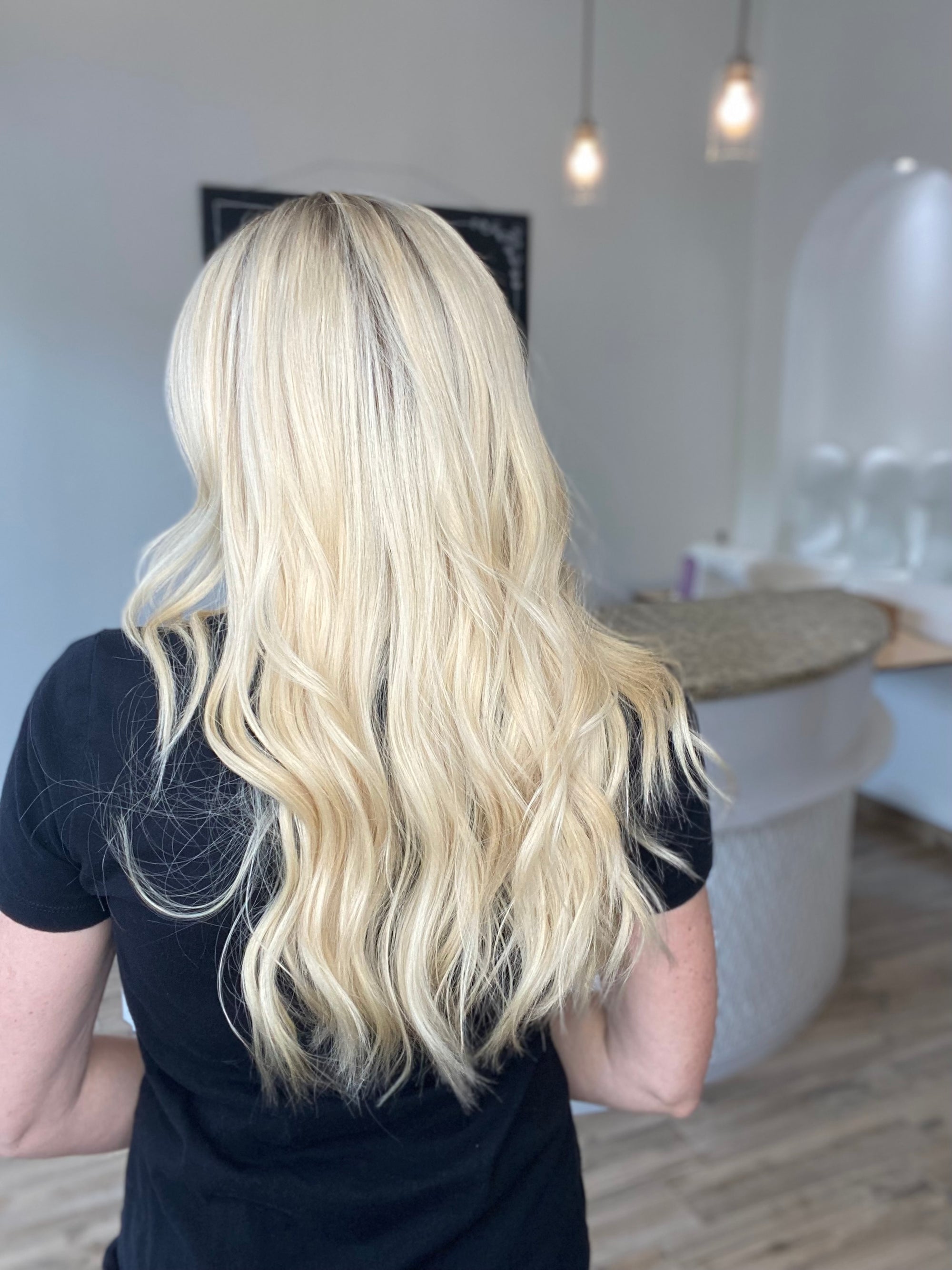 STOCK# JL326 GARDEAUX DELUXE LACE TOP WIG (MEDIUM CAP)