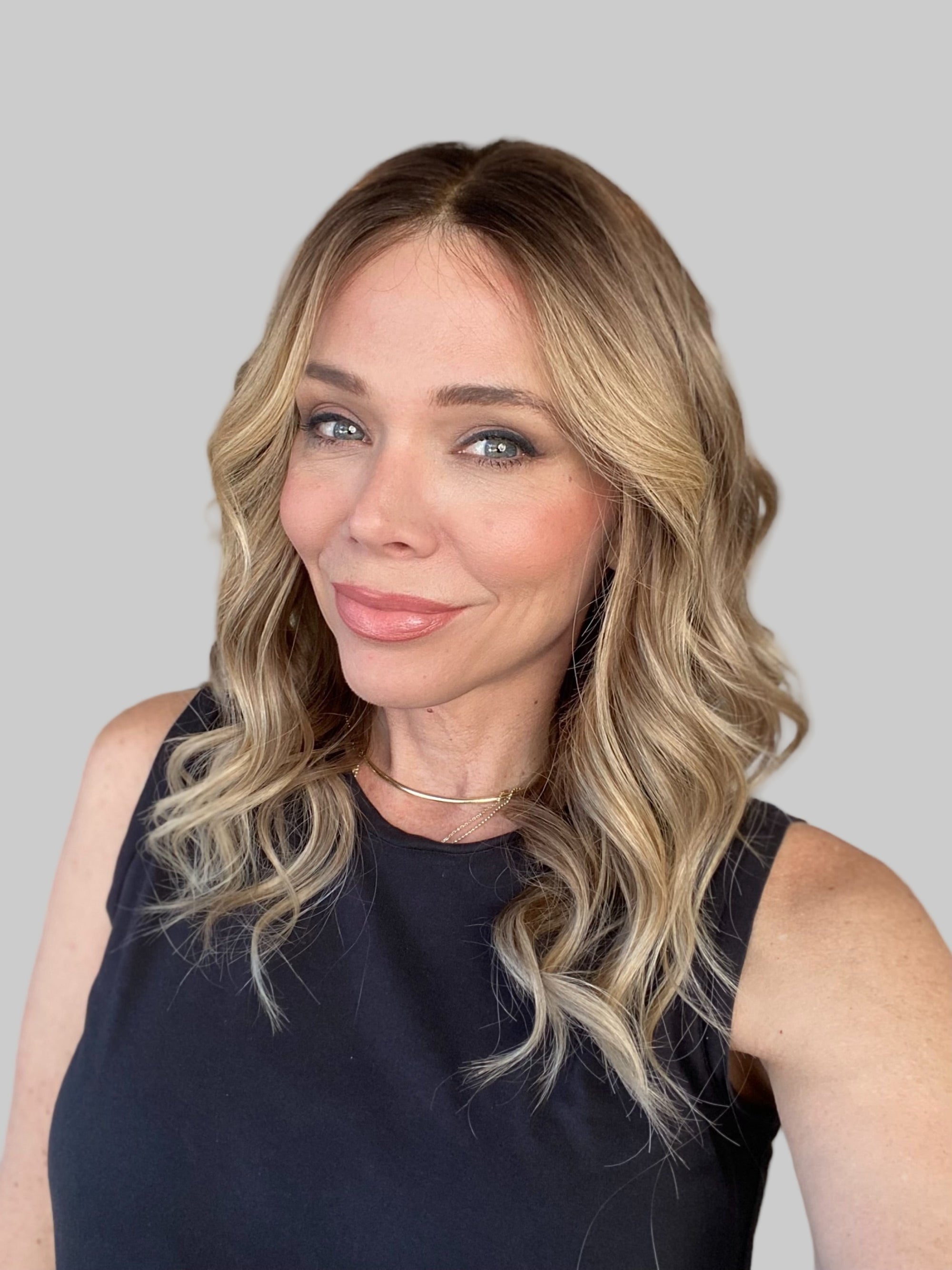 # G-8493 GARDEAUX DELUXE HAND TIED MONO TOP WIG (MEDIUM CAP)