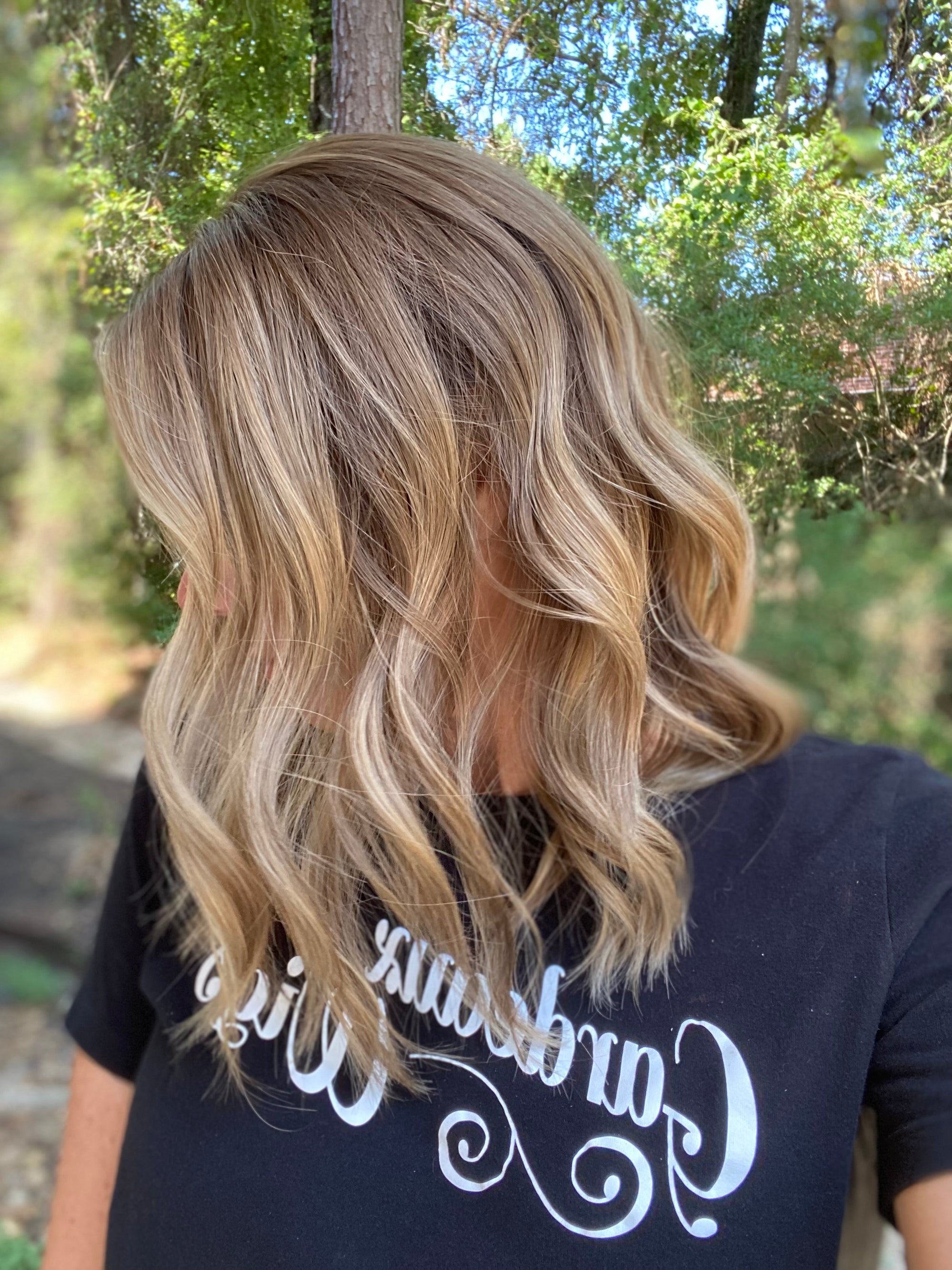 # 8011 GARDEAUX DELUXE HAND TIED SILICONE LINED WIG (MEDIUM CAP)