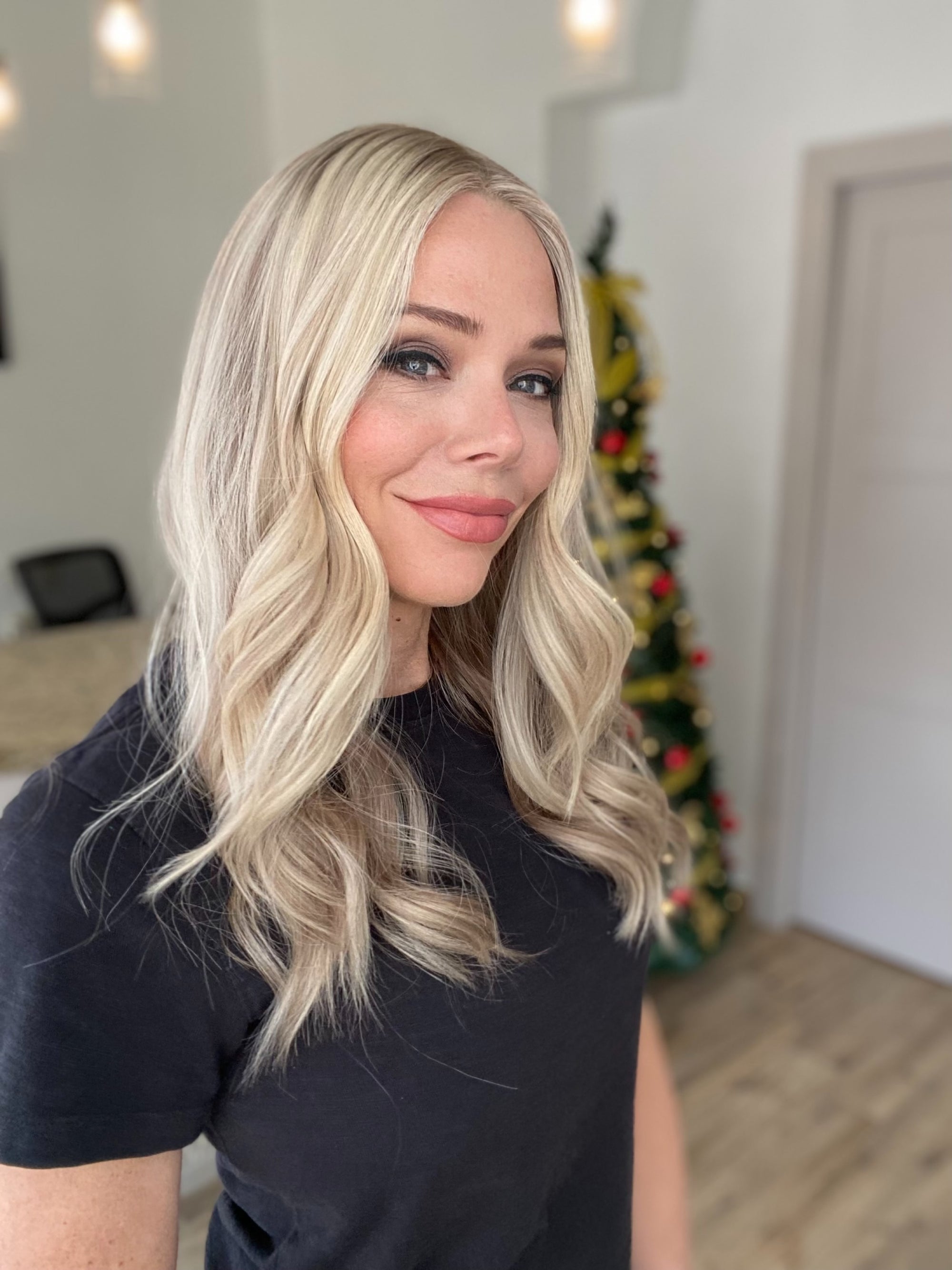 # 8599 GARDEAUX DELUXE HAND TIED CONTOUR CAP WIG (MEDIUM CAP)