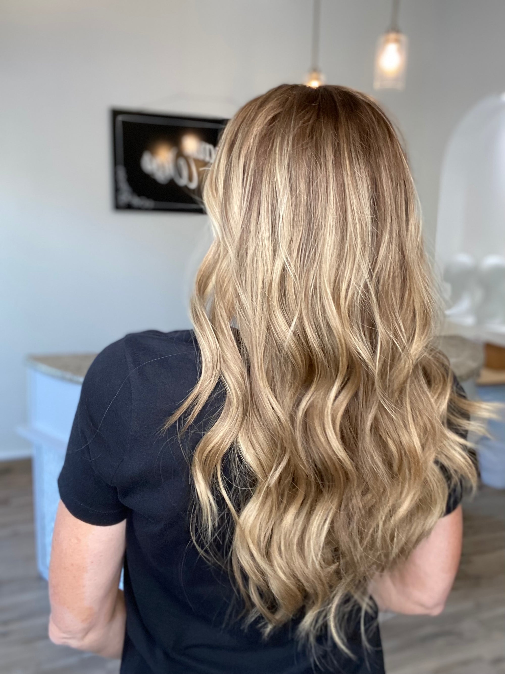 # 8498 GARDEAUX DELUXE HAND TIED MONO TOP WIG (MEDIUM CAP)