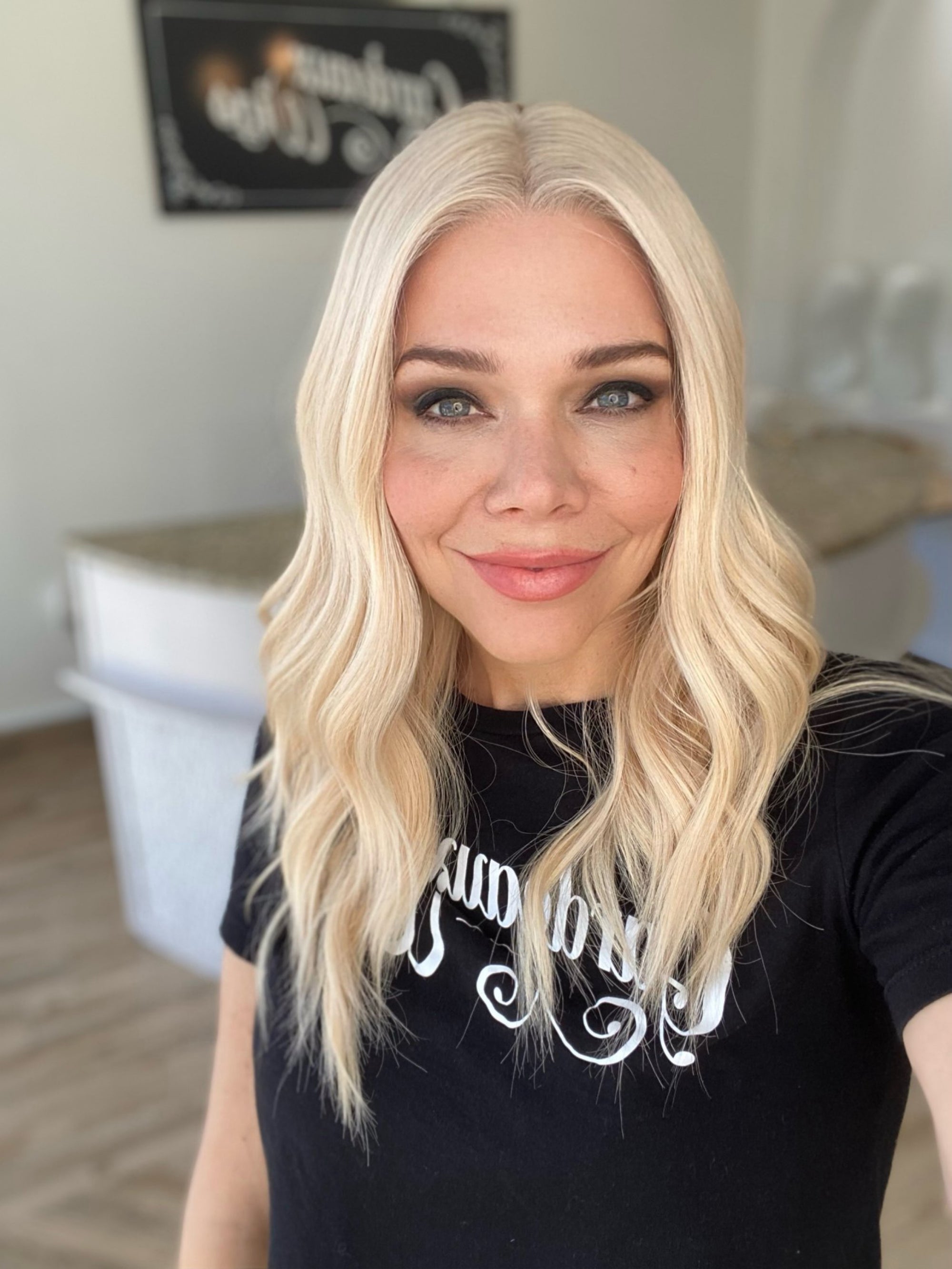 # 7695 IWIG STOCK COLOR PLATINUM ROOTED  (SMALL CAP)