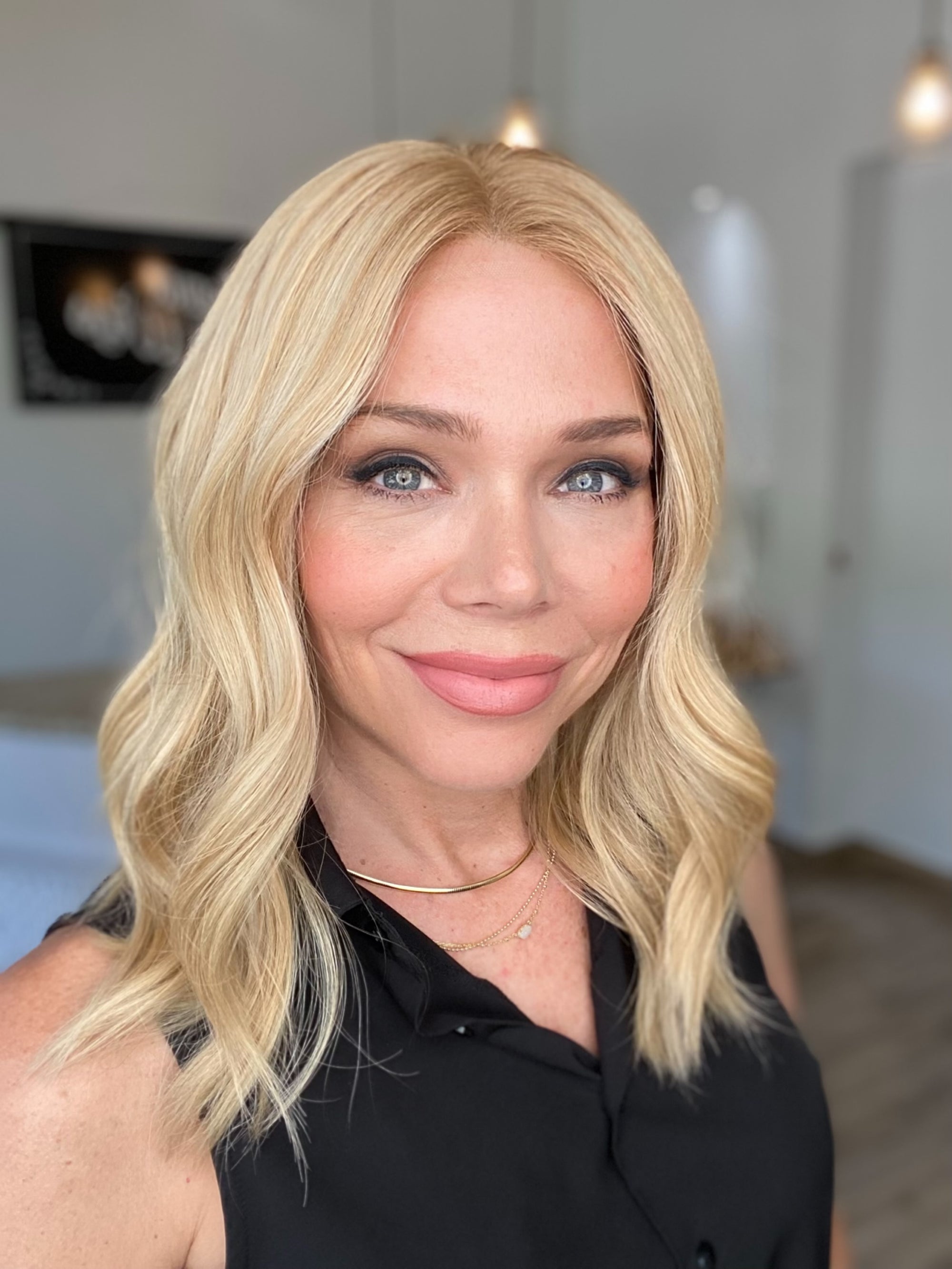 STOCK # JL2-318.10 GARDEAUX DELUXE HAND TIED SILICONE LINED WIG (SMALL CAP)