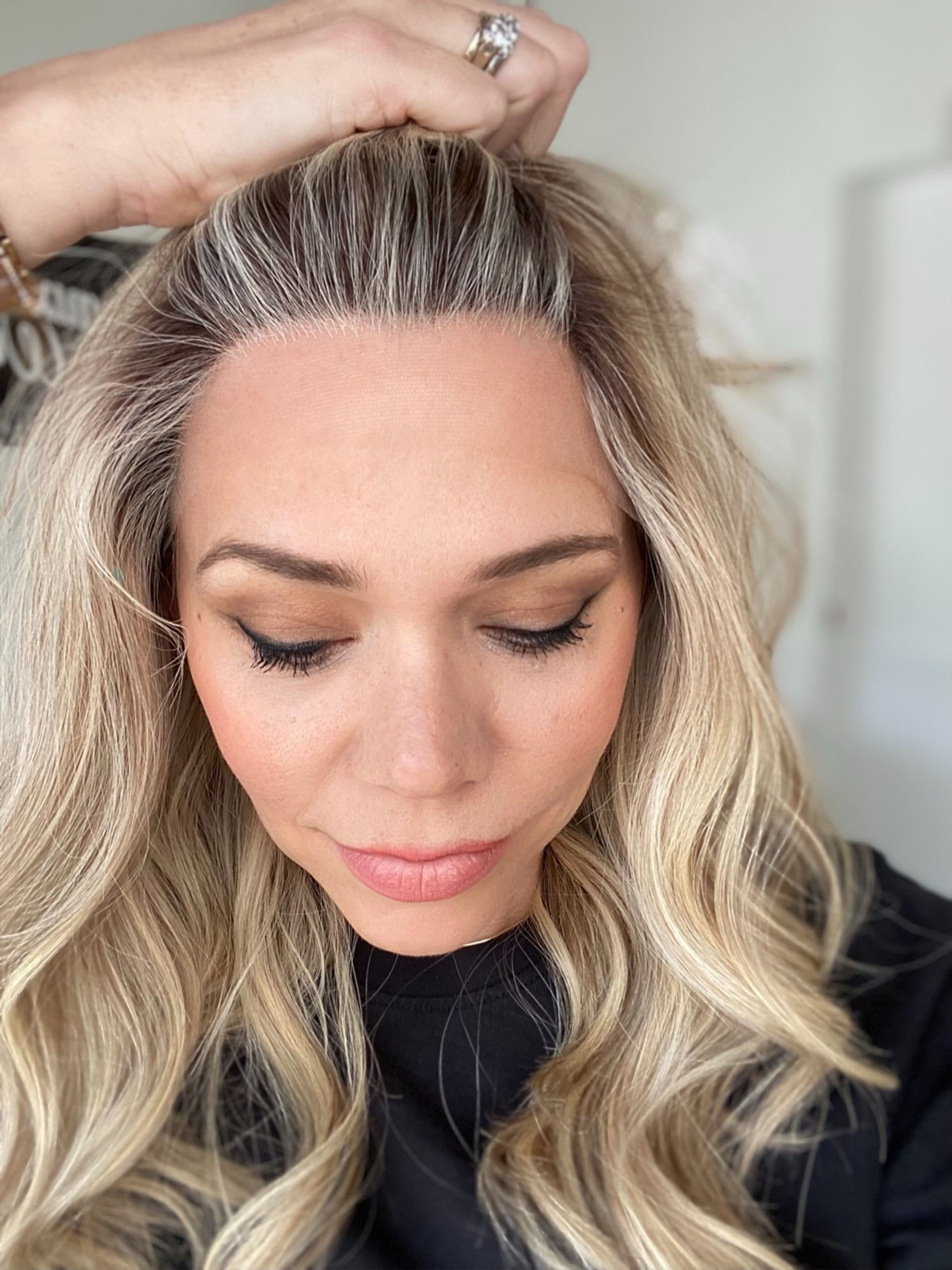 STOCK # JST-325.12B  GARDEAUX DELUXE SILK TOP LACE FRONT WIG (MEDIUM CAP)