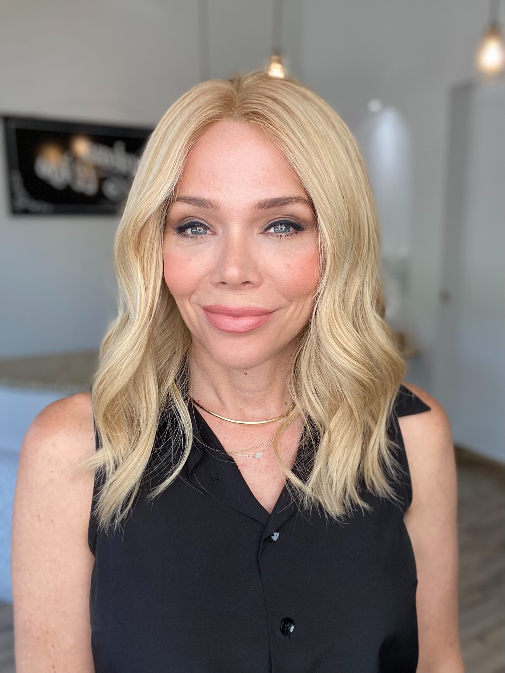 STOCK # JL2-318.10 GARDEAUX DELUXE HAND TIED SILICONE LINED WIG (SMALL CAP)