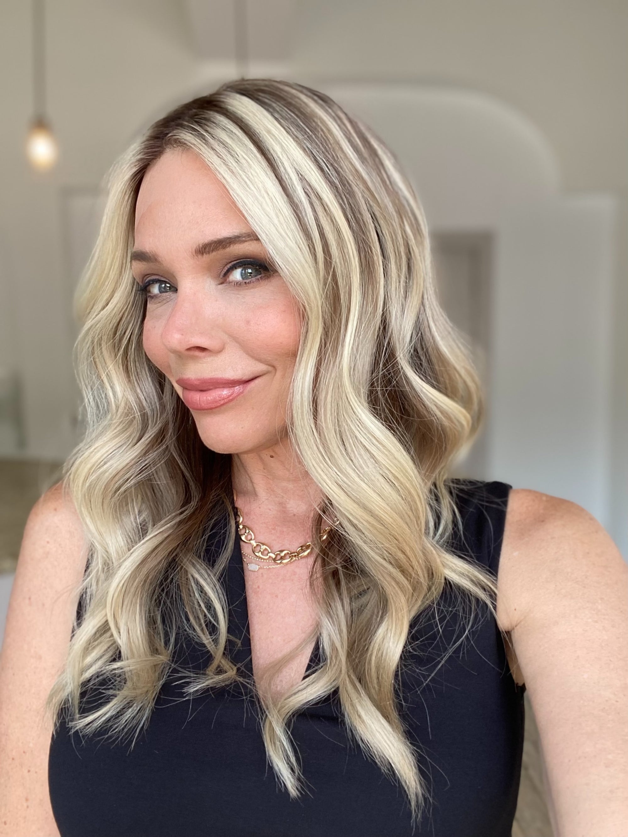 # 8486 GARDEAUX DELUXE HAND TIED MONO TOP WIG (SMALL CAP)