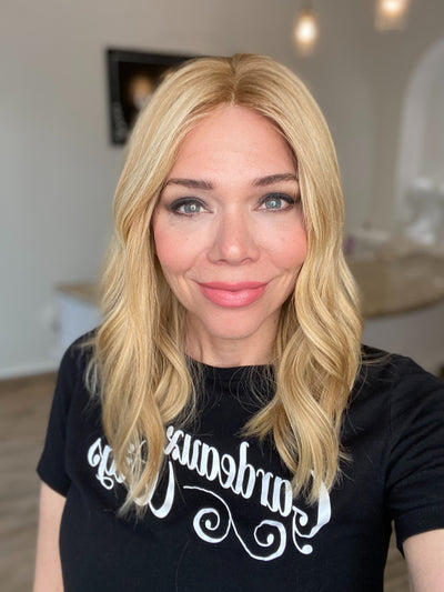 STOCK# JL301.10  GARDEAUX DELUXE LACE TOP WIG (MEDIUM CAP)
