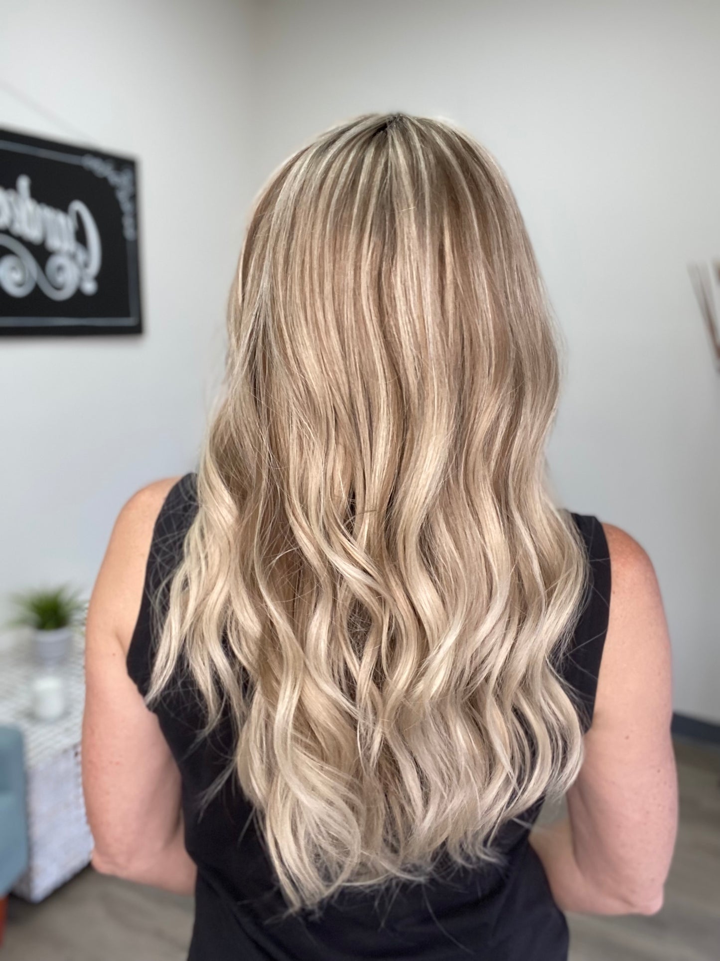 # 8739 GARDEAUX DELUXE HAND TIED MONO TOP WIG (SMALL CAP)