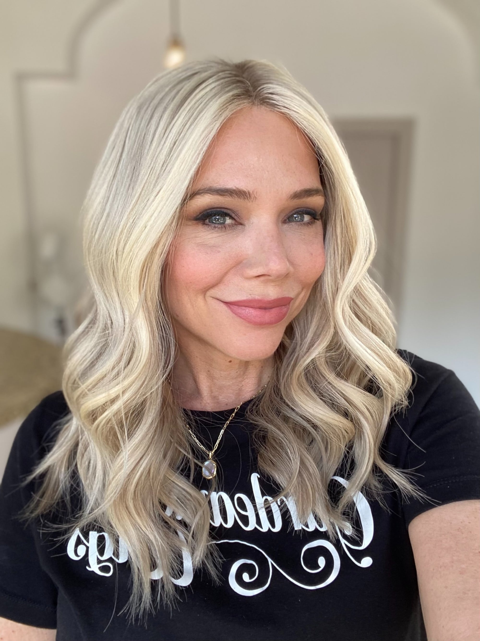 # 8551 GARDEAUX DELUXE HAND TIED MONO TOP WIG (MEDIUM CAP)