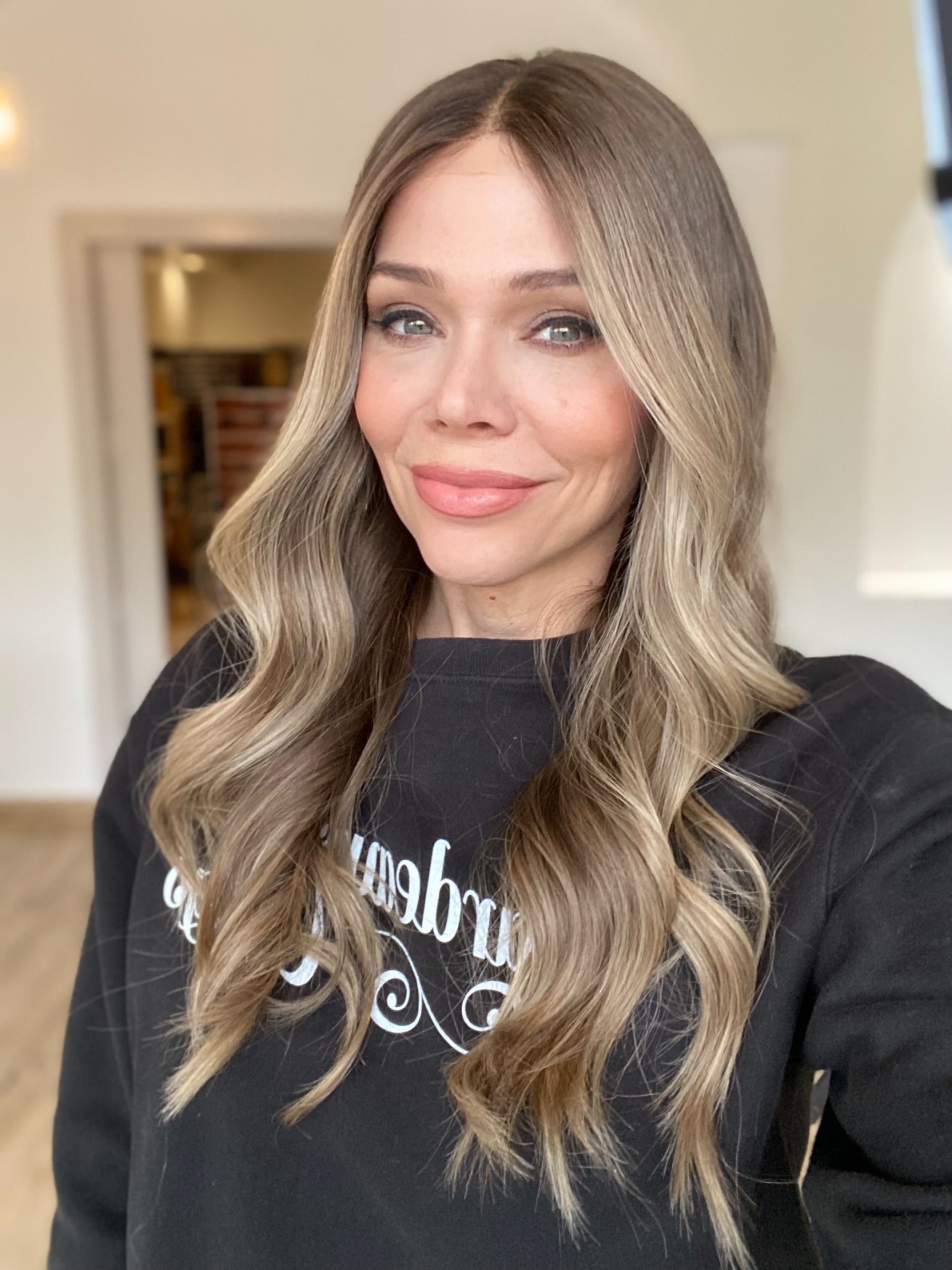 # 8169 GARDEAUX DELUXE HAND TIED SILICONE LINED WIG (MEDIUM CAP)