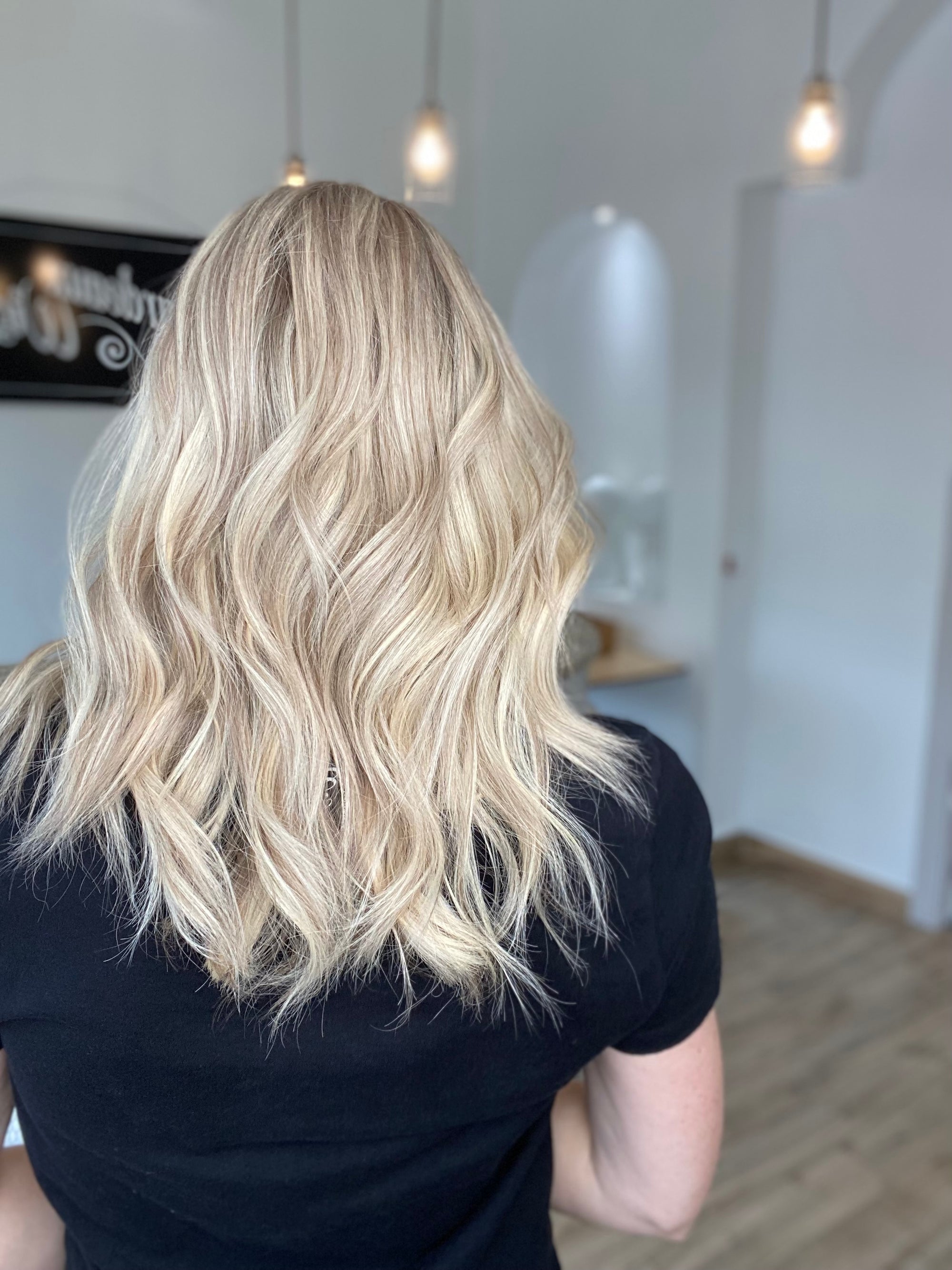 STOCK# JL306.10  GARDEAUX DELUXE LACE TOP WIG