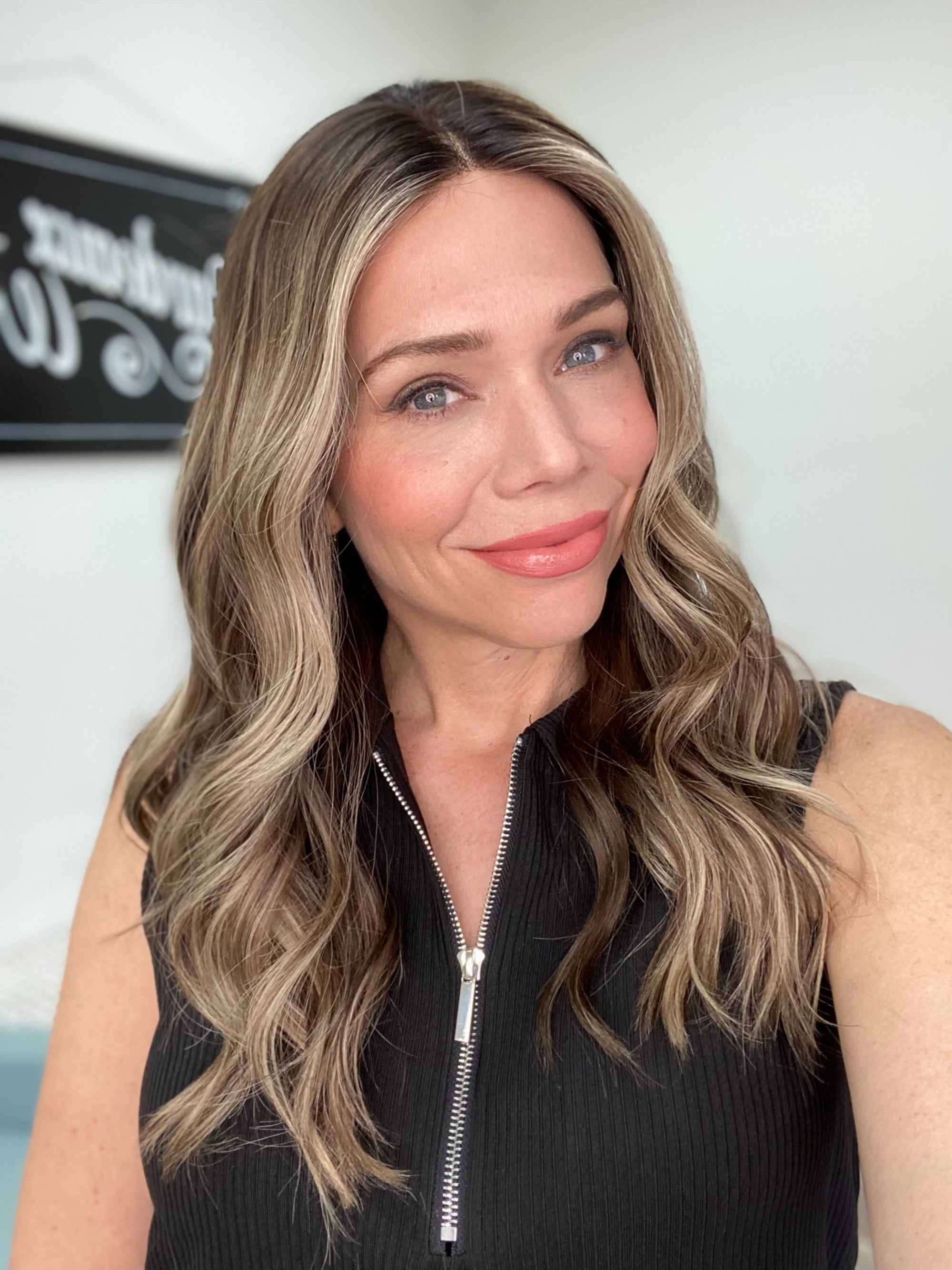 # 8712 GARDEAUX DELUXE LACE TOP WIG (MEDIUM CAP)