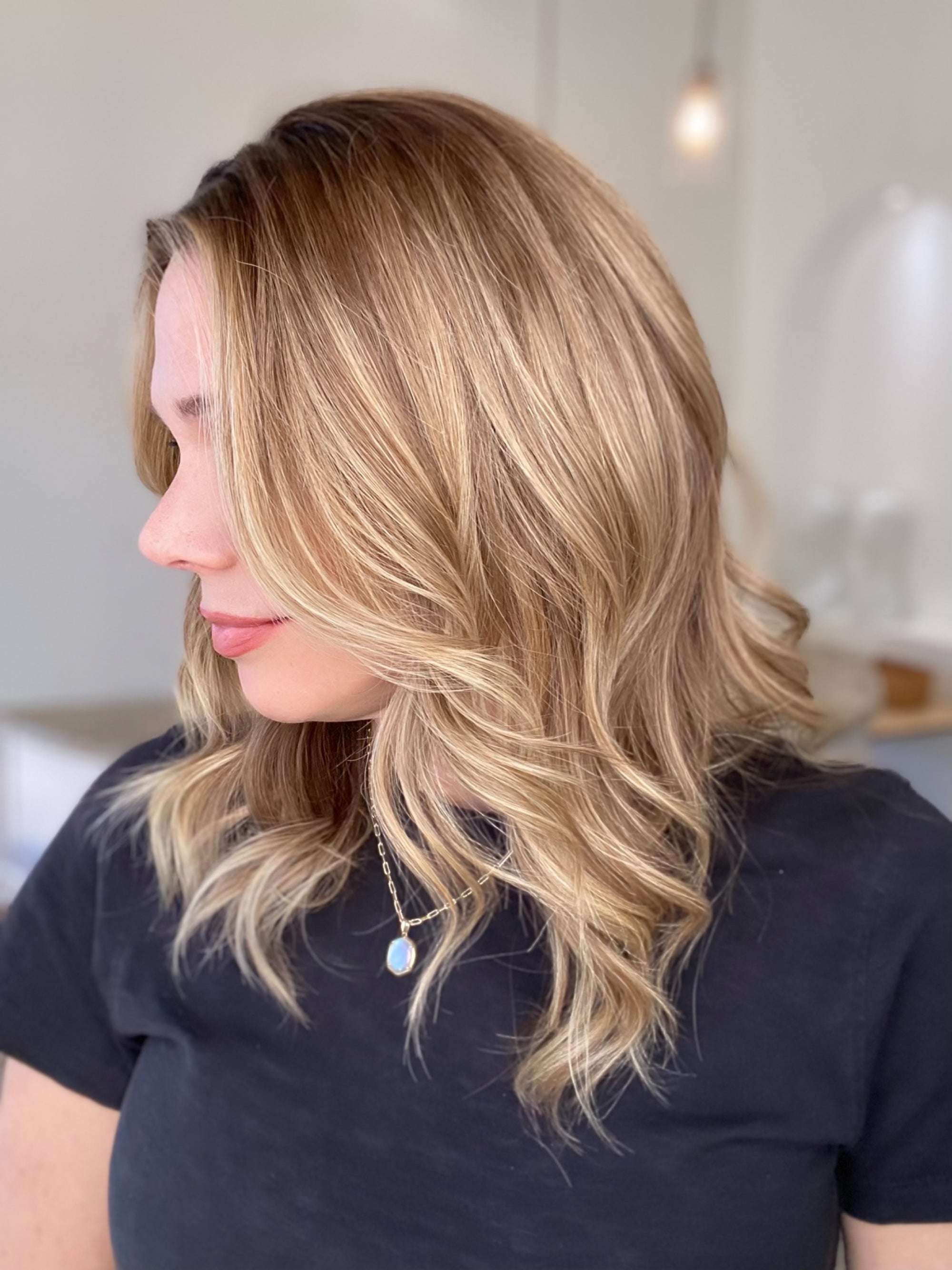 # 8570 GARDEAUX DELUXE HAND TIED MONO TOP WIG (MEDIUM CAP)