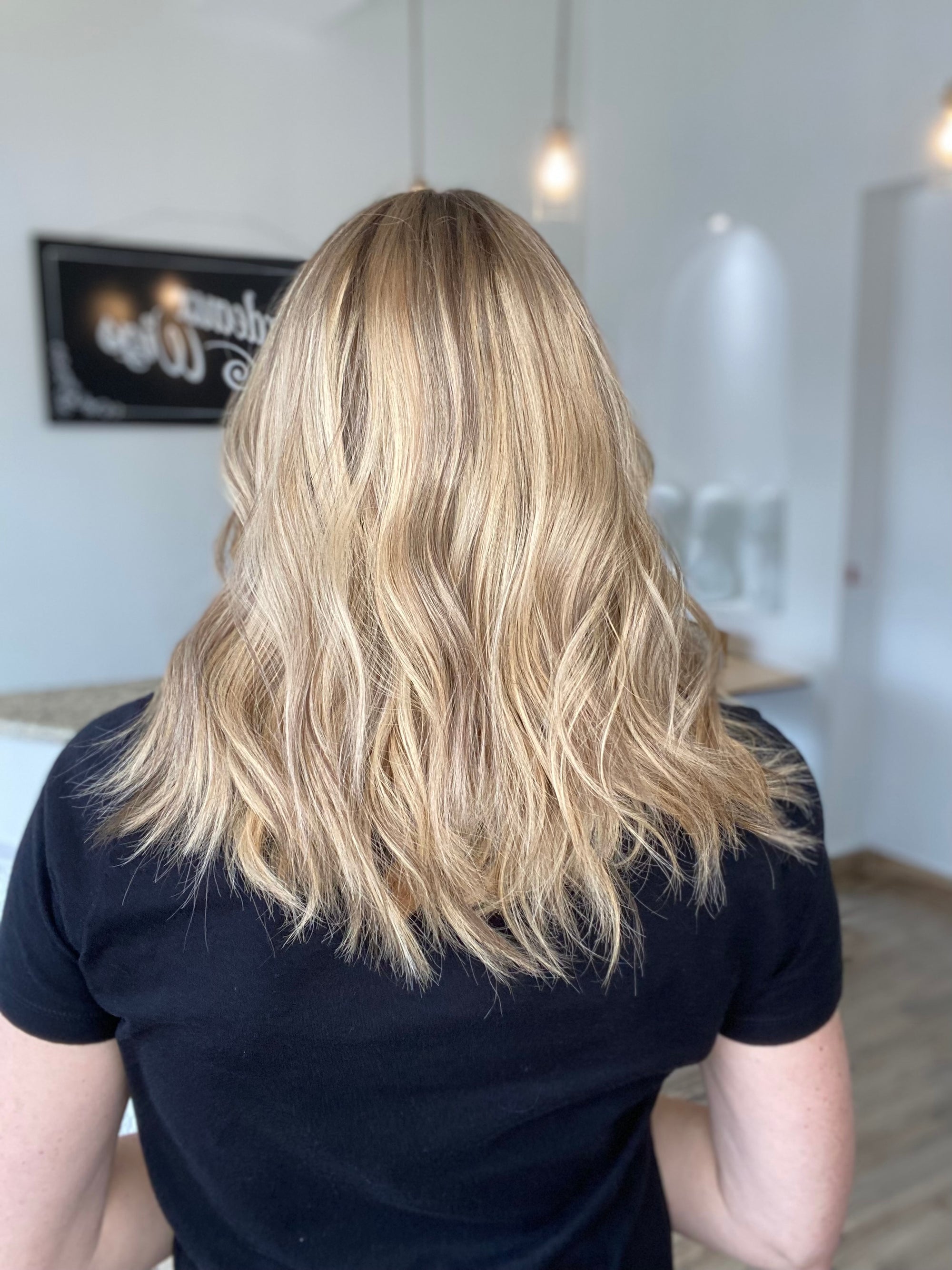 STOCK COLOR #BL604 GARDEAUX DELUXE LACE TOP WIG (MEDIUM CAP)