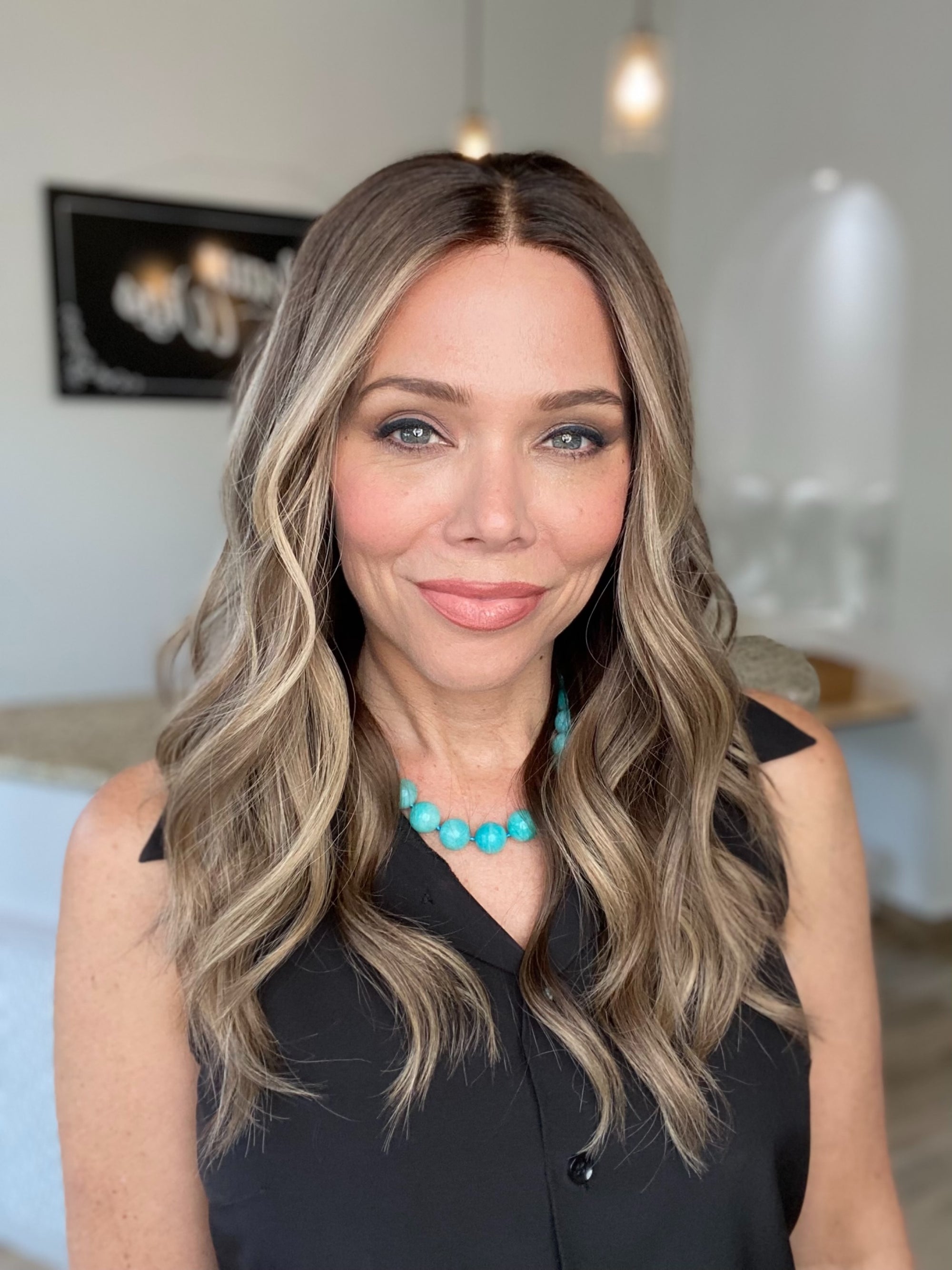 # 8420 GARDEAUX DELUXE HAND TIED MONO TOP WIG (SMALL CAP)