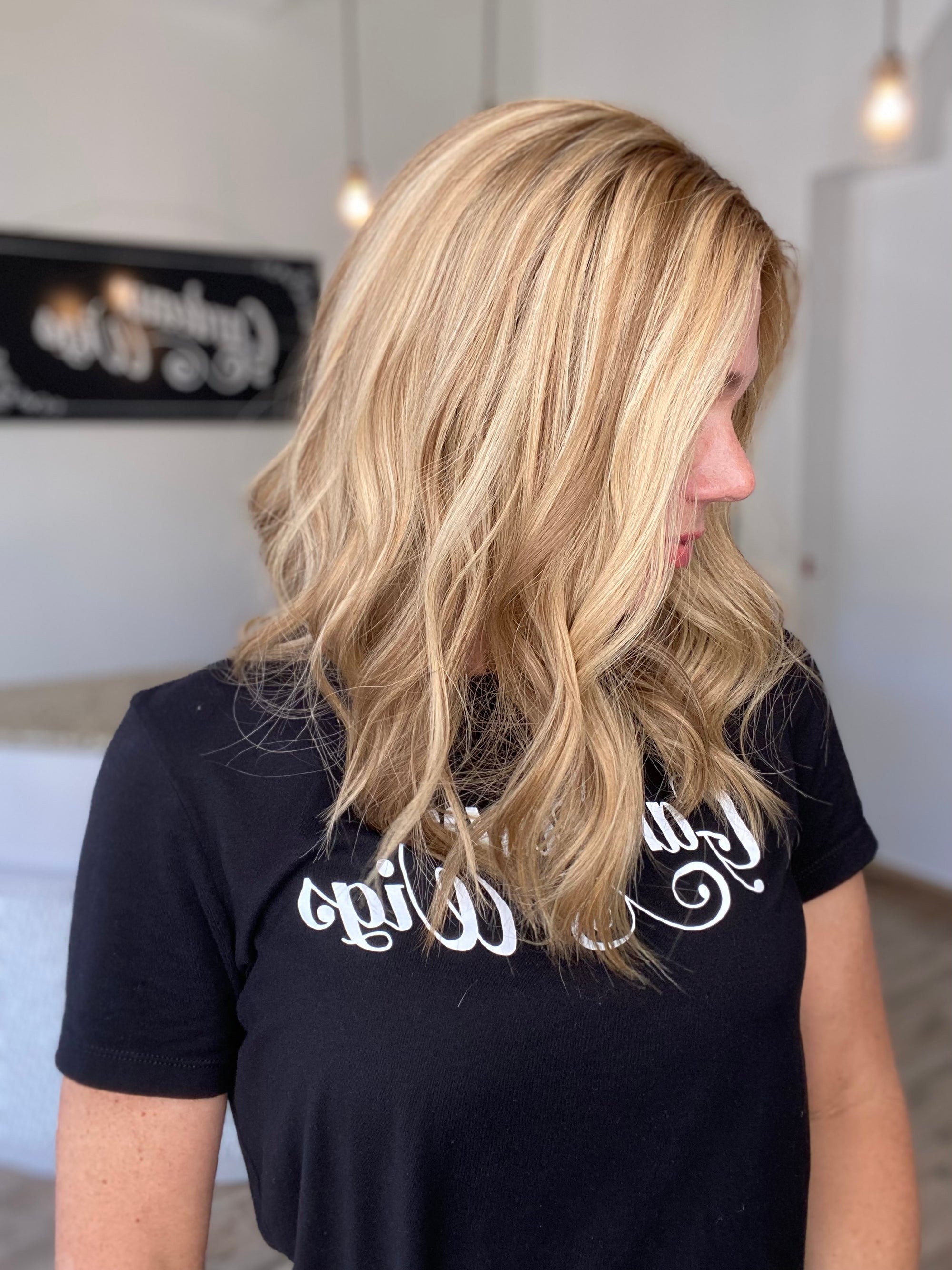 # 7984 GARDEAUX DELUXE HAND TIED SILICONE LINED WIG (MEDIUM CAP)