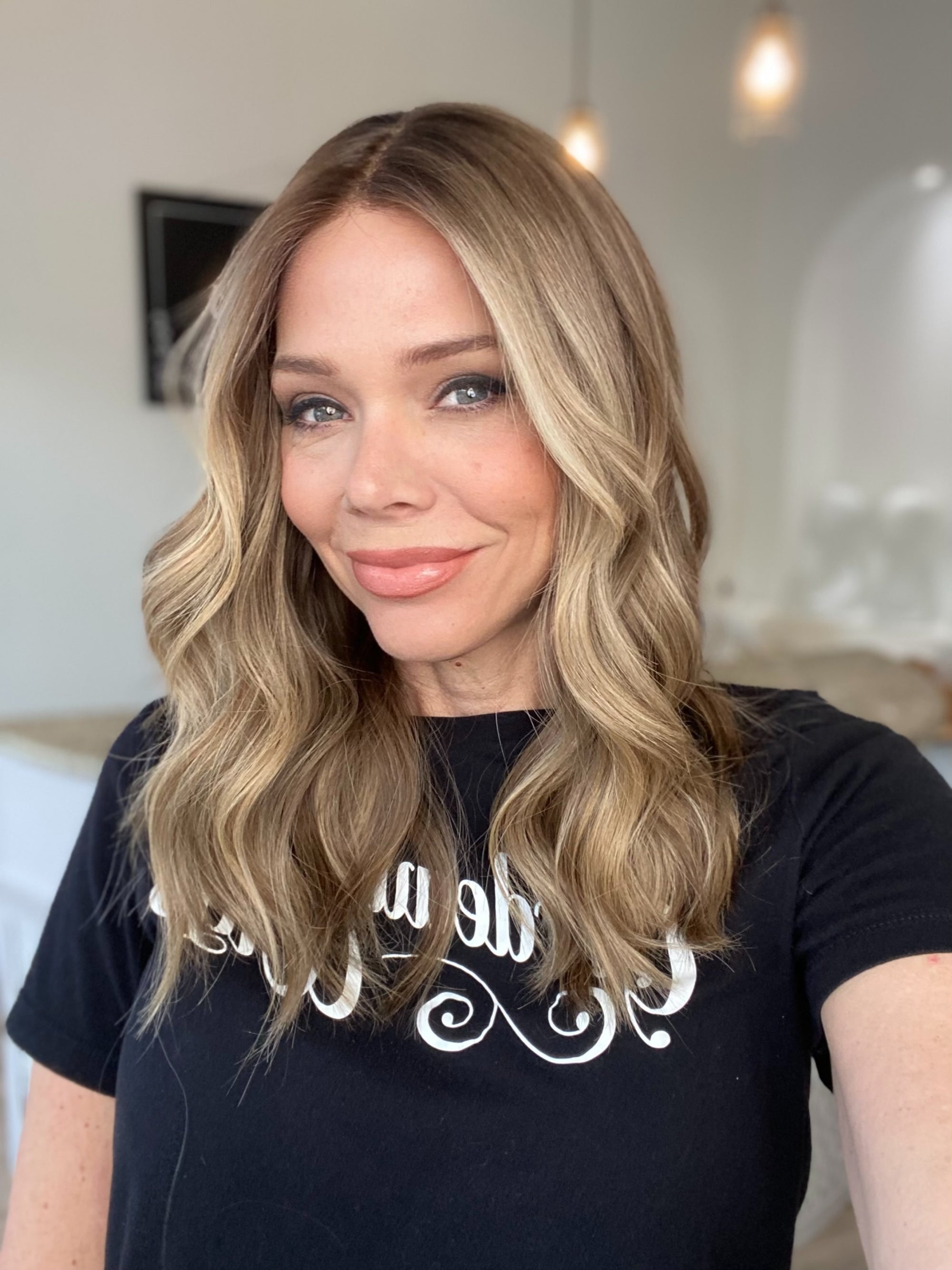 # G8281 GARDEAUX DELUXE SILK TOP LACE FRONT WIG (MEDIUM CAP)