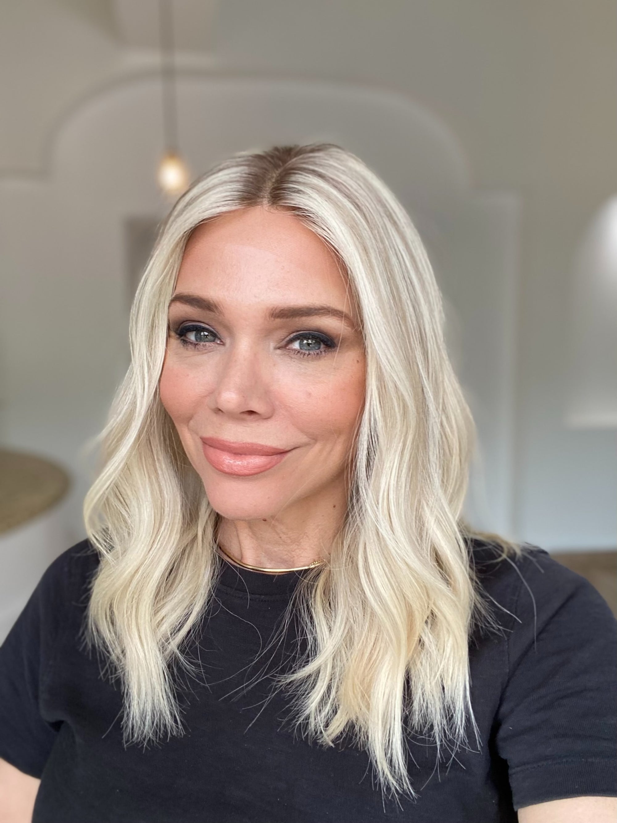 # 8315 GARDEAUX DELUXE LACE TOP WIG  (MEDIUM CAP)