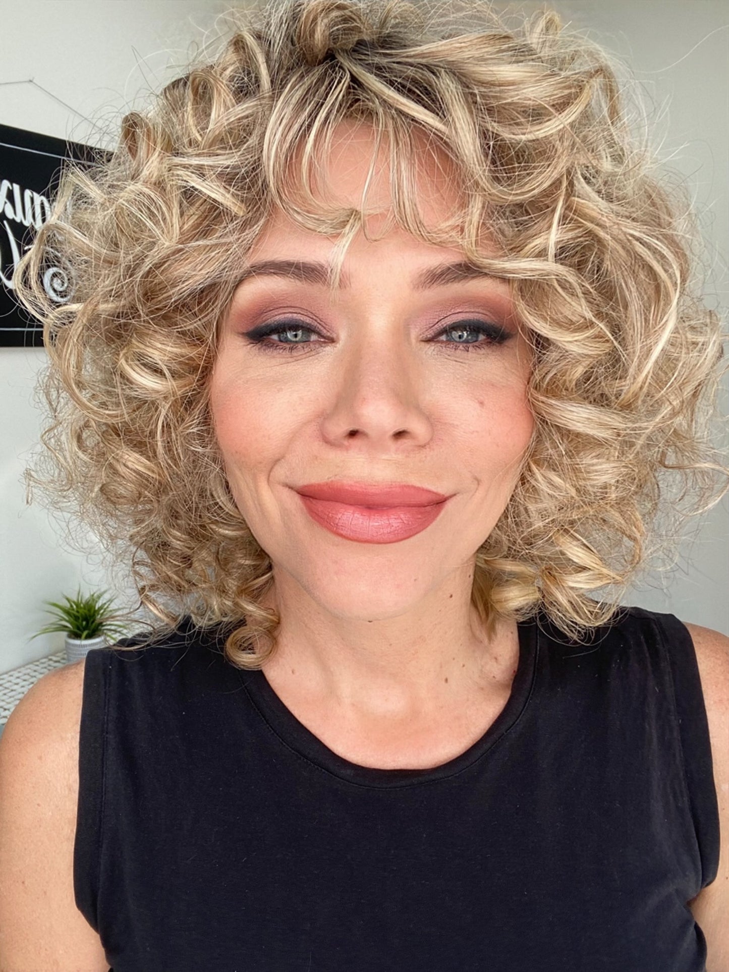 STOCK # JST-325.12B GARDEAUX DELUXE SILK TOP LACE FRONT WIG (MEDIUM CAP)