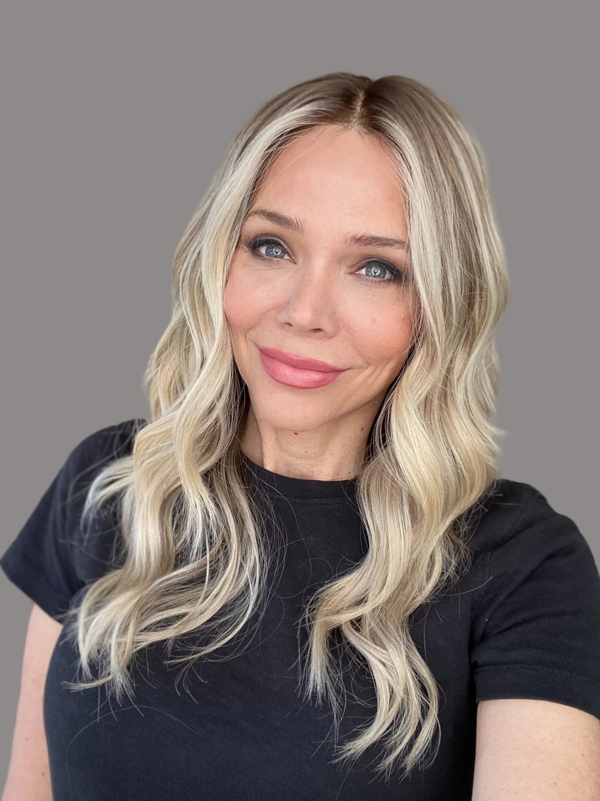 HUMAN HAIR BLONDE LOOKING WIG ,WITH BALAYAGE HIGHLIGHTS , MEDIUM LENGTH , REALISTIC LOOKING WIGS 