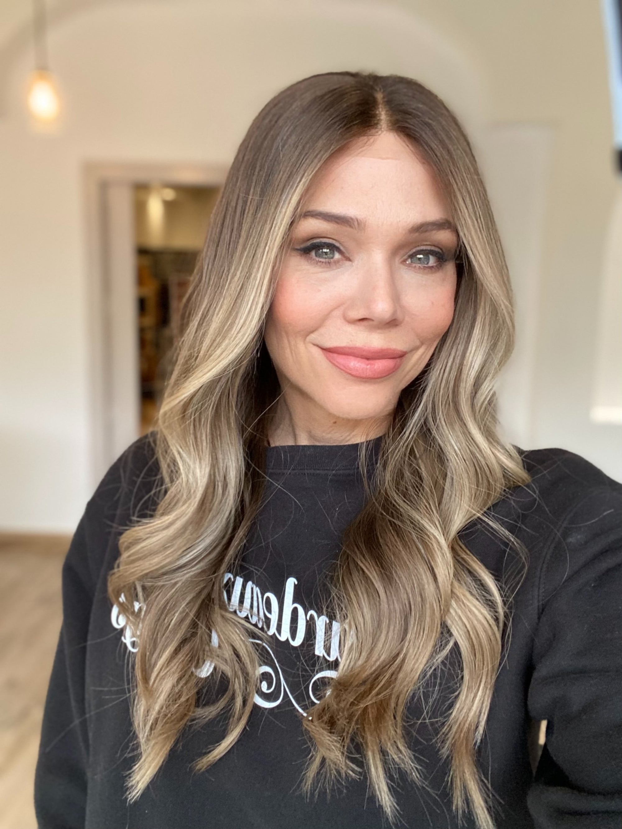 # 8169 GARDEAUX DELUXE HAND TIED SILICONE LINED WIG (MEDIUM CAP)