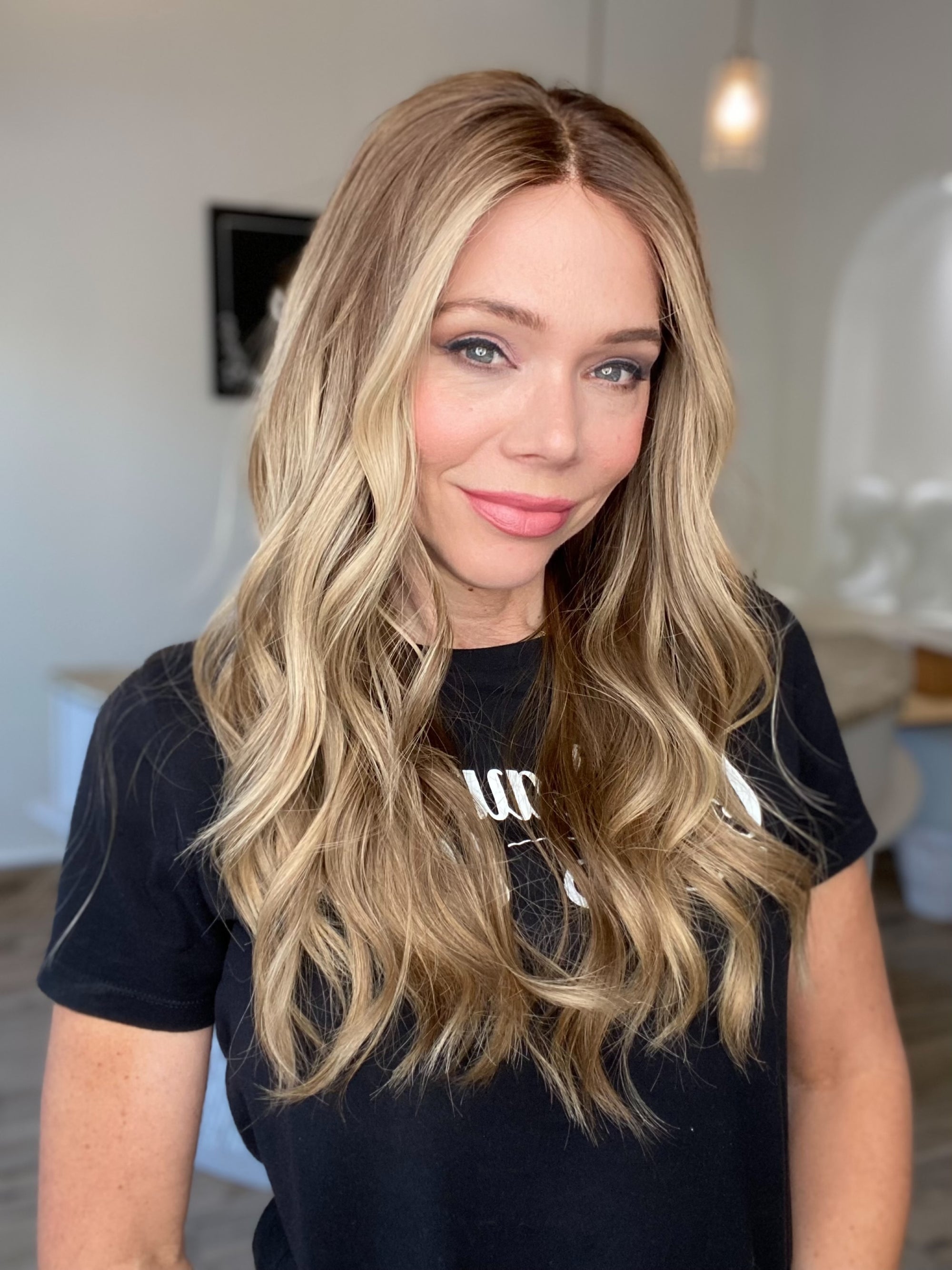 # 8498 GARDEAUX DELUXE HAND TIED MONO TOP WIG (MEDIUM CAP)